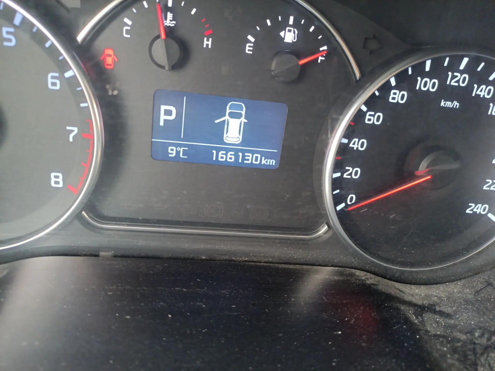 Kia Carens 2013 2.0L 5-Seater Automatic Standard Version China IV Standard — миниатюра 13
