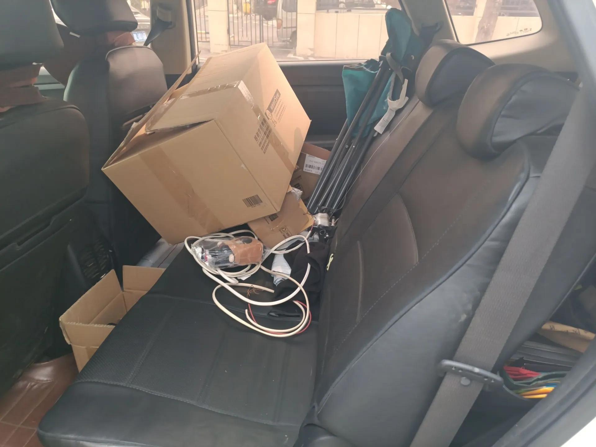Kia Carens 2013 2.0L 5-Seater Automatic Standard Version China IV Standard — миниатюра 18