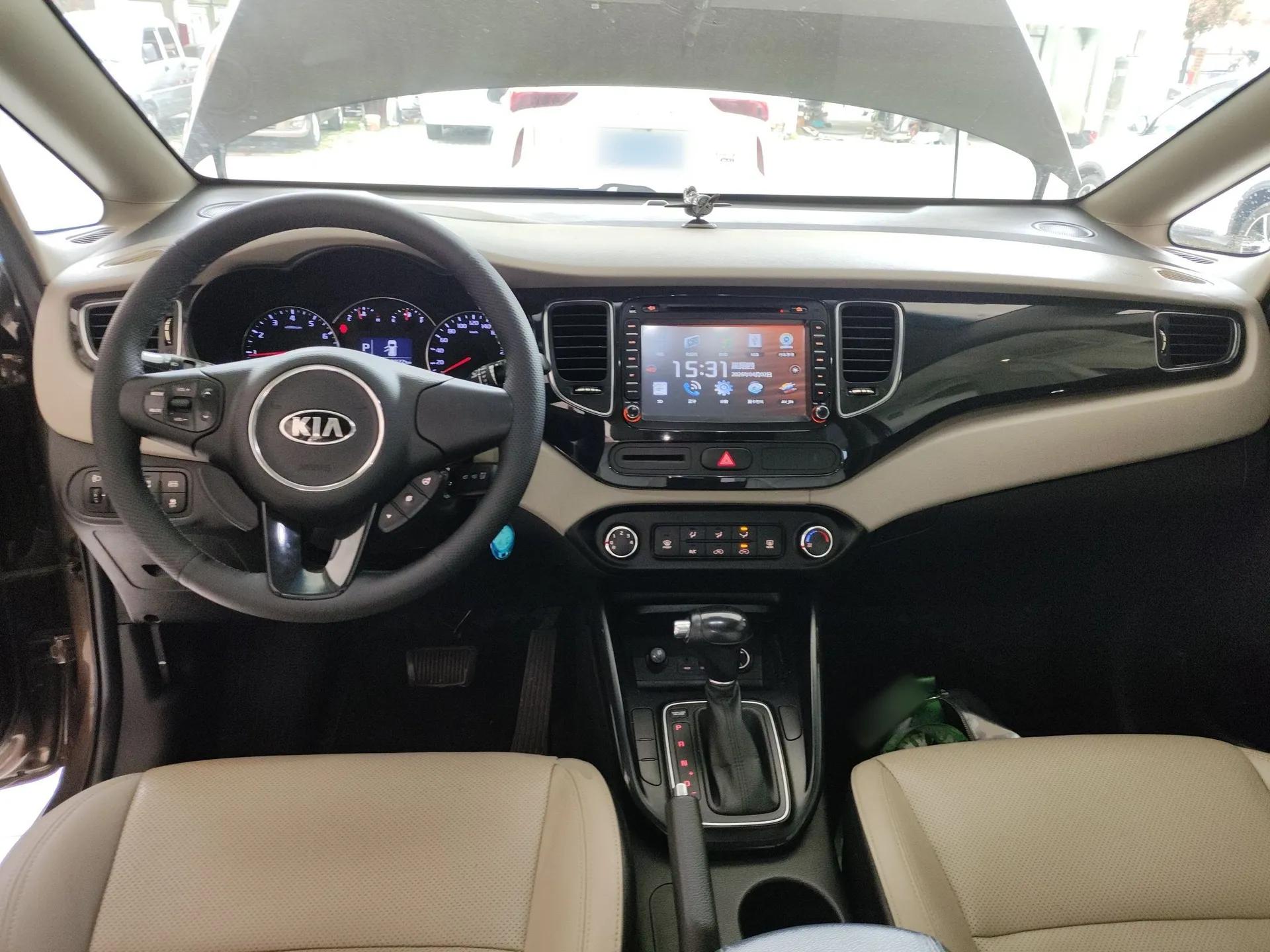 Kia Carens 2013 2.0L 7-Seater Automatic Comfort Edition China IV Standard — миниатюра 12