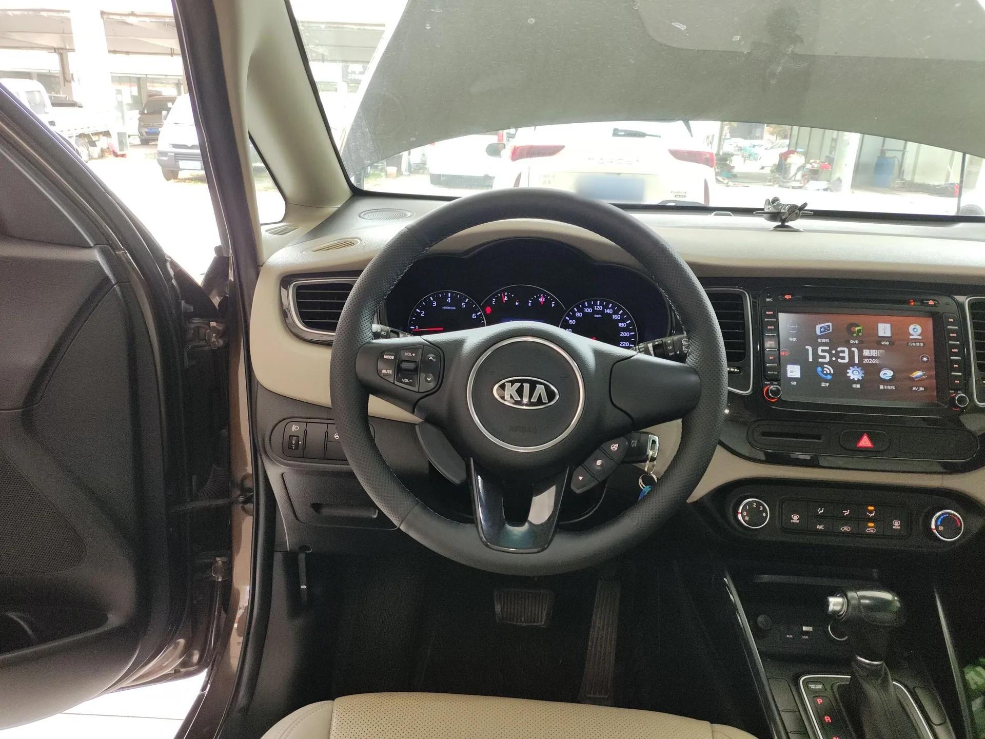 Kia Carens 2013 2.0L 7-Seater Automatic Comfort Edition China IV Standard — миниатюра 13