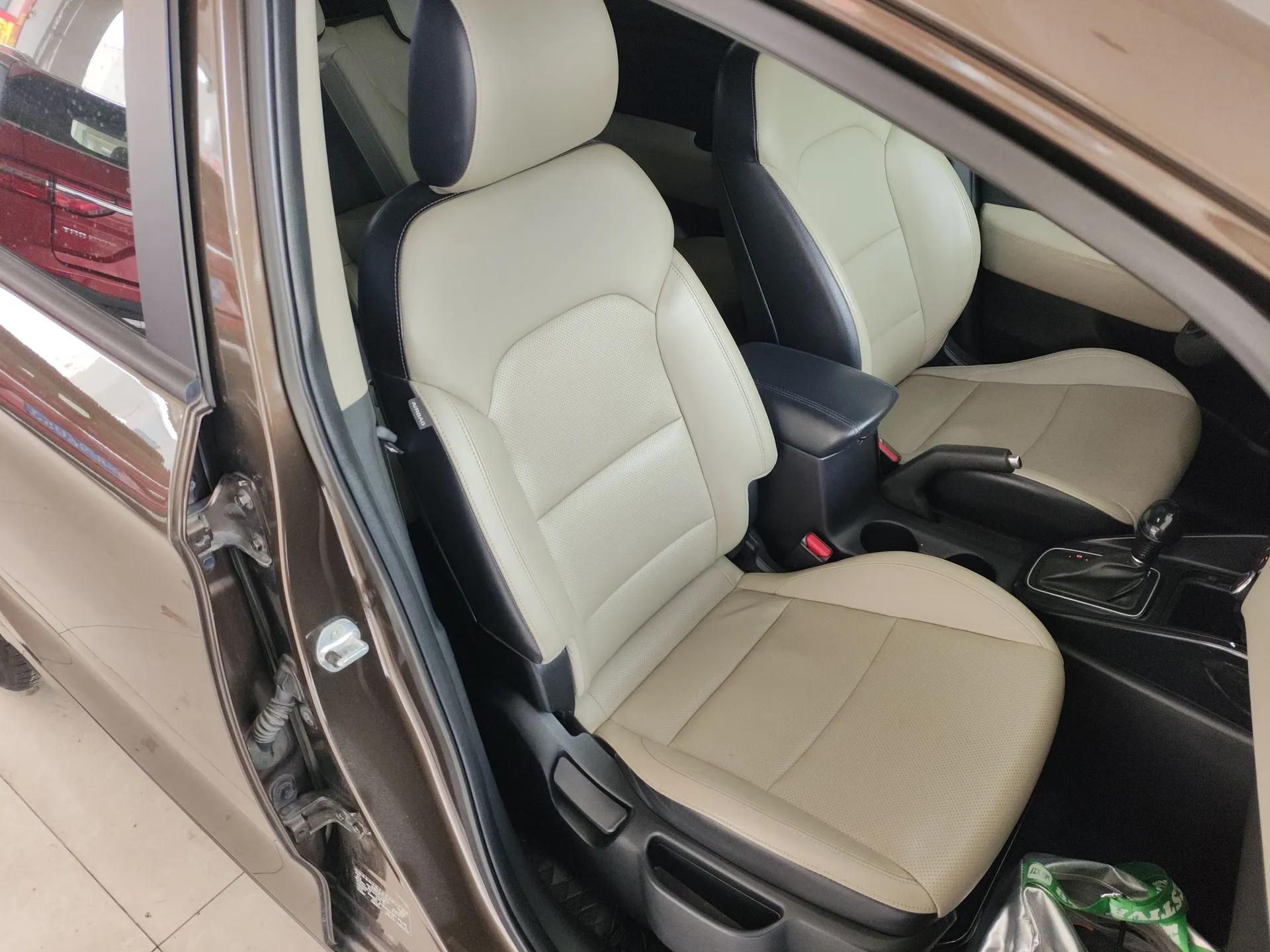 Kia Carens 2013 2.0L 7-Seater Automatic Comfort Edition China IV Standard — миниатюра 23