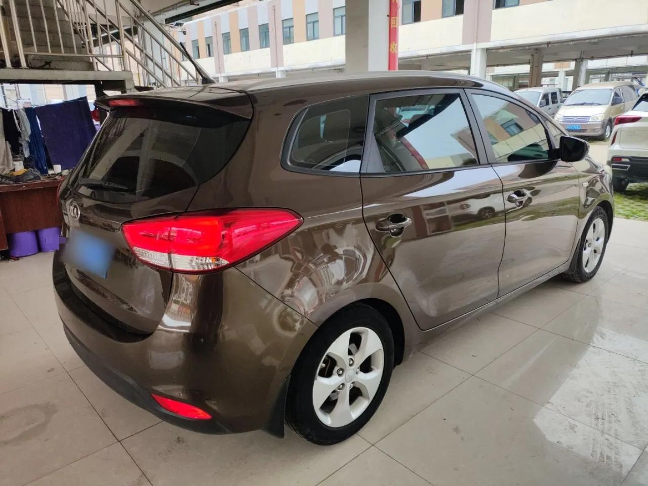 Kia Carens 2013 2.0L 7-Seater Automatic Comfort Edition China IV Standard — миниатюра 4
