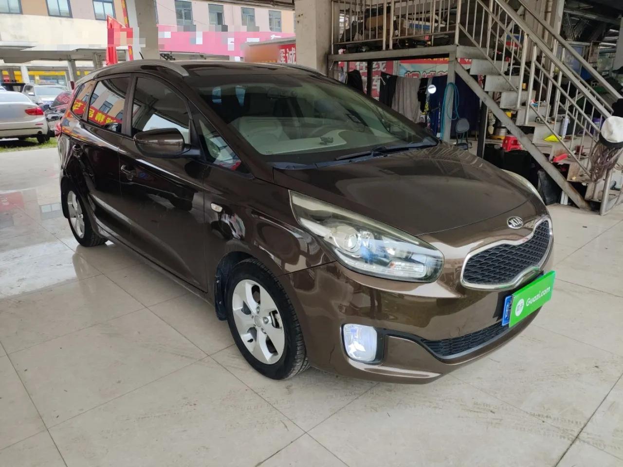 Kia Carens 2013 2.0L 7-Seater Automatic Comfort Edition China IV Standard — миниатюра 6