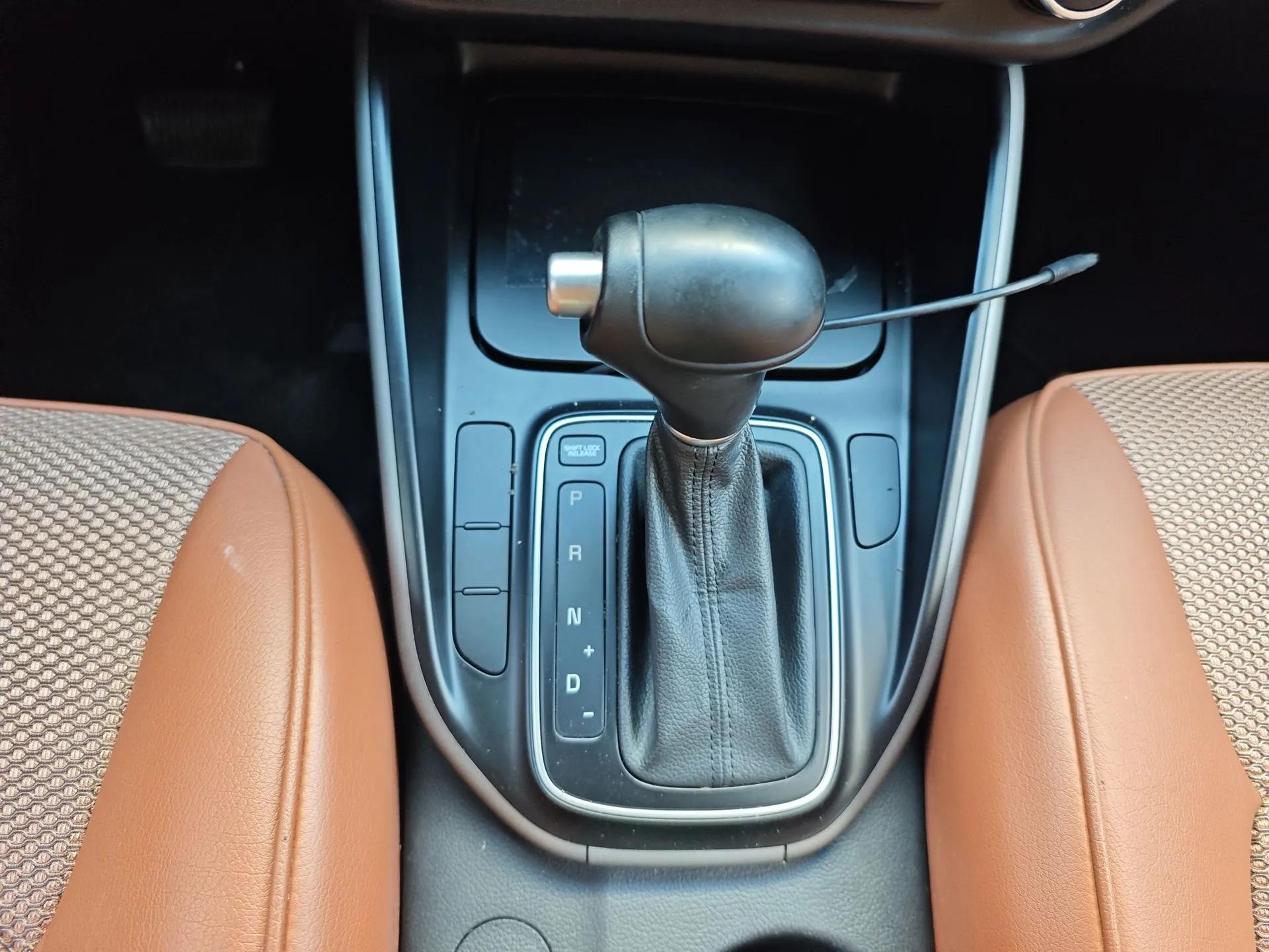 Kia Carens 2013 2.0L 7-Seater Automatic Standard Version China V Standard — миниатюра 11