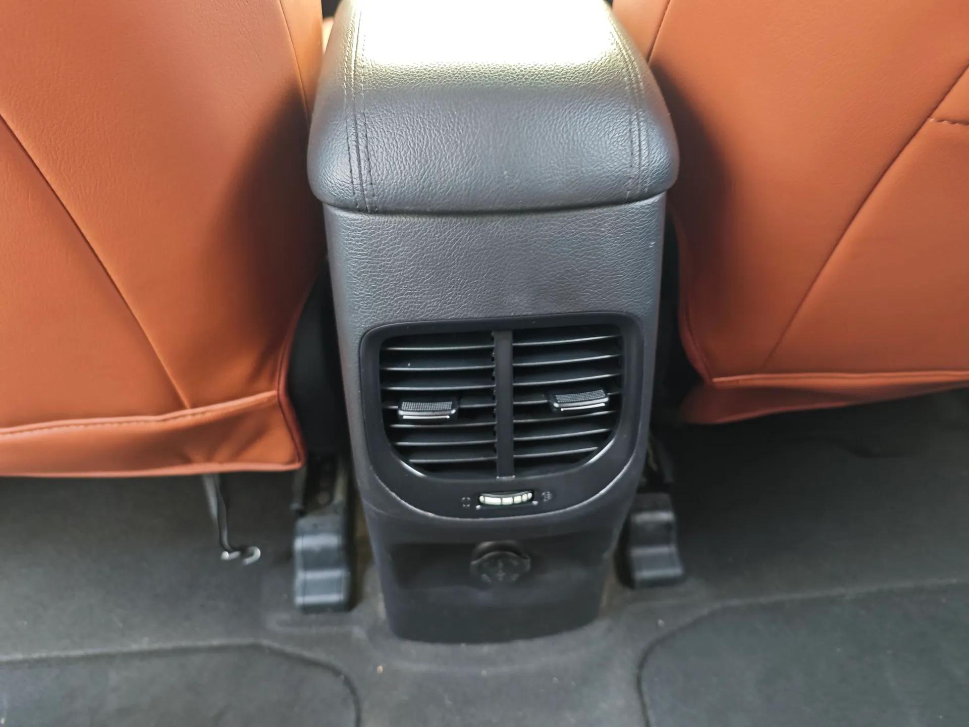Kia Carens 2013 2.0L 7-Seater Automatic Standard Version China V Standard — миниатюра 18