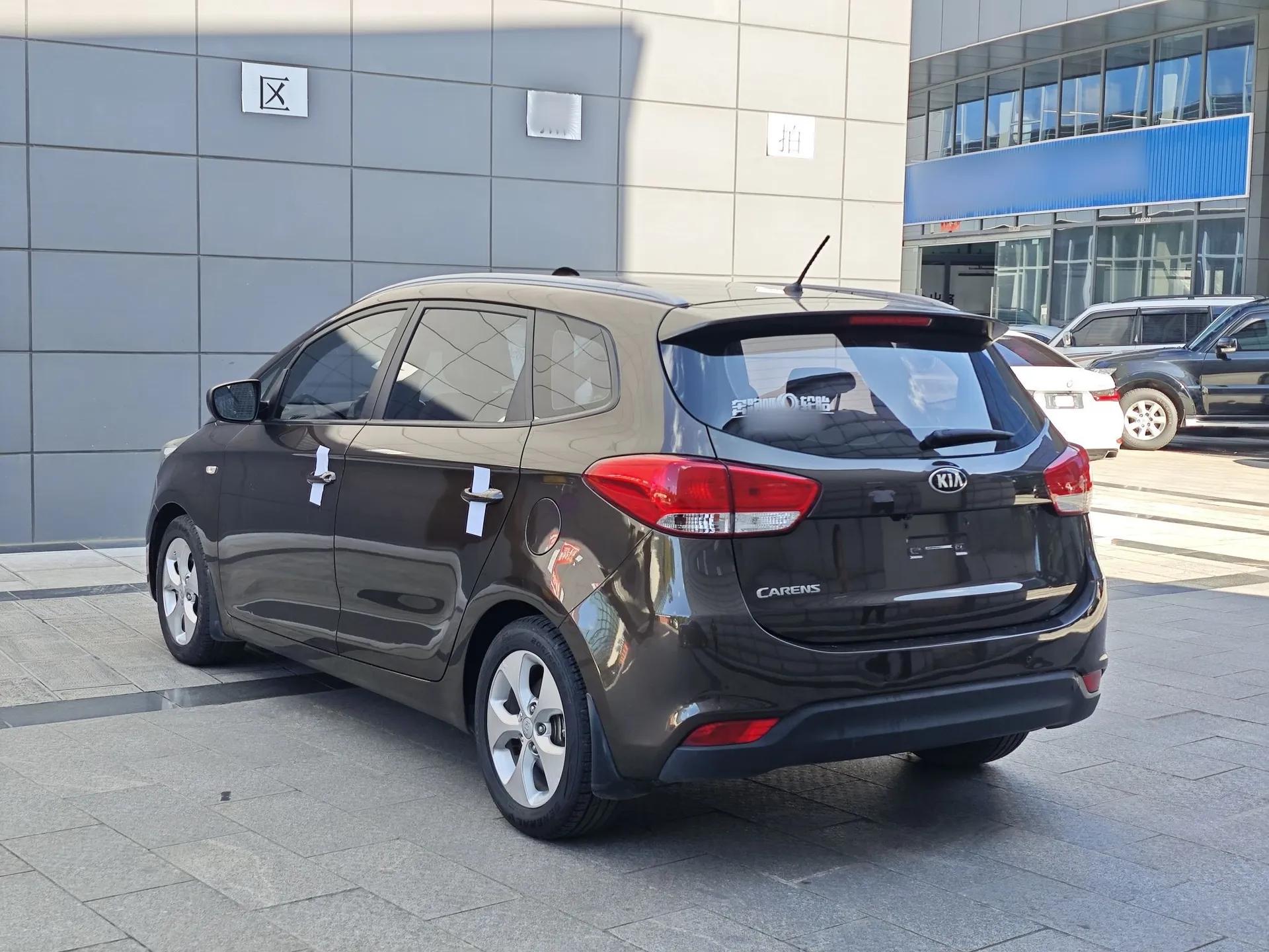 Kia Carens 2013 2.0L 7-Seater Automatic Standard Version China V Standard — миниатюра 4
