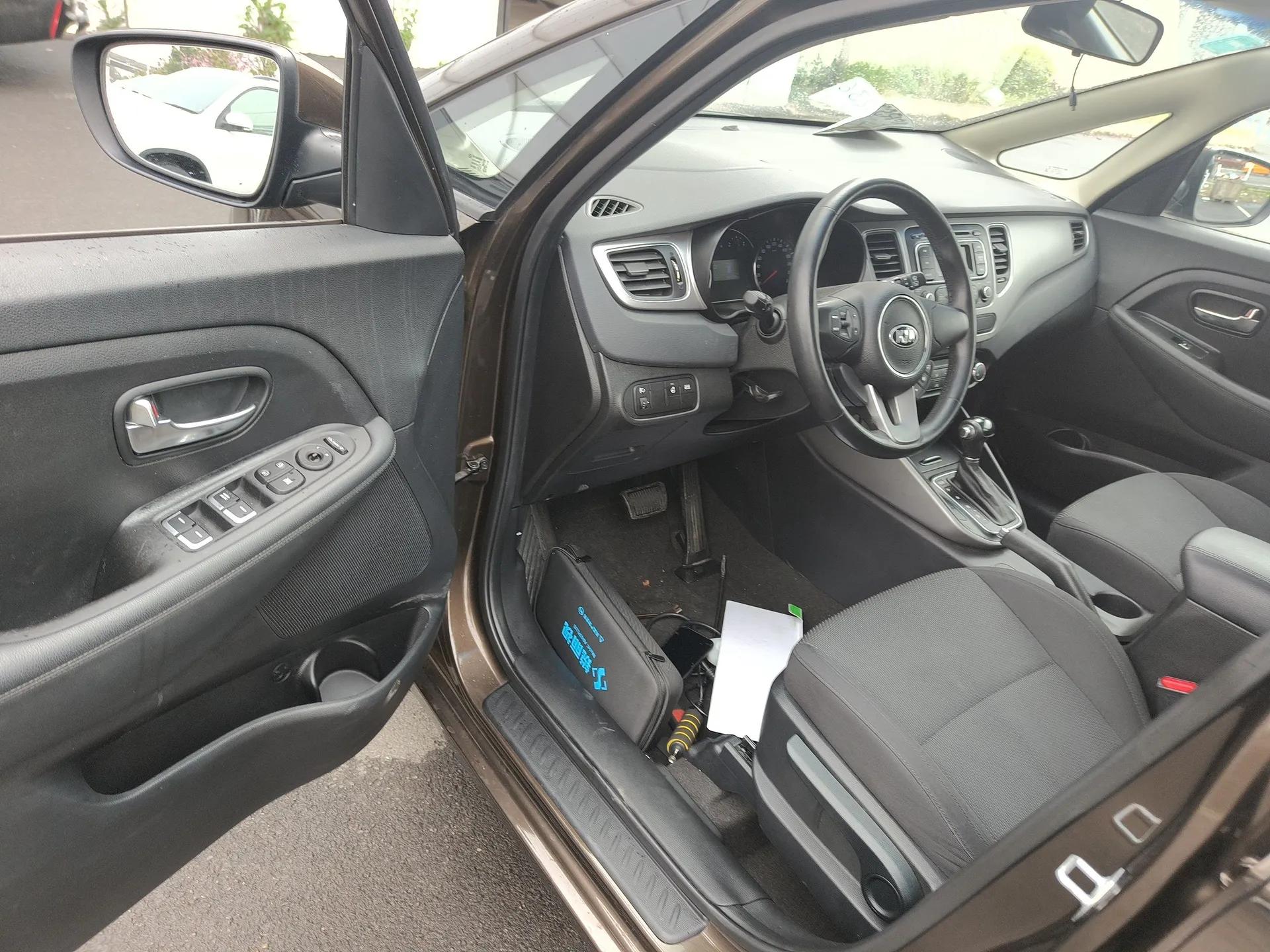 Kia Carens 2013 2.0L 5-Seater Automatic Standard Version China V Standard — миниатюра 19