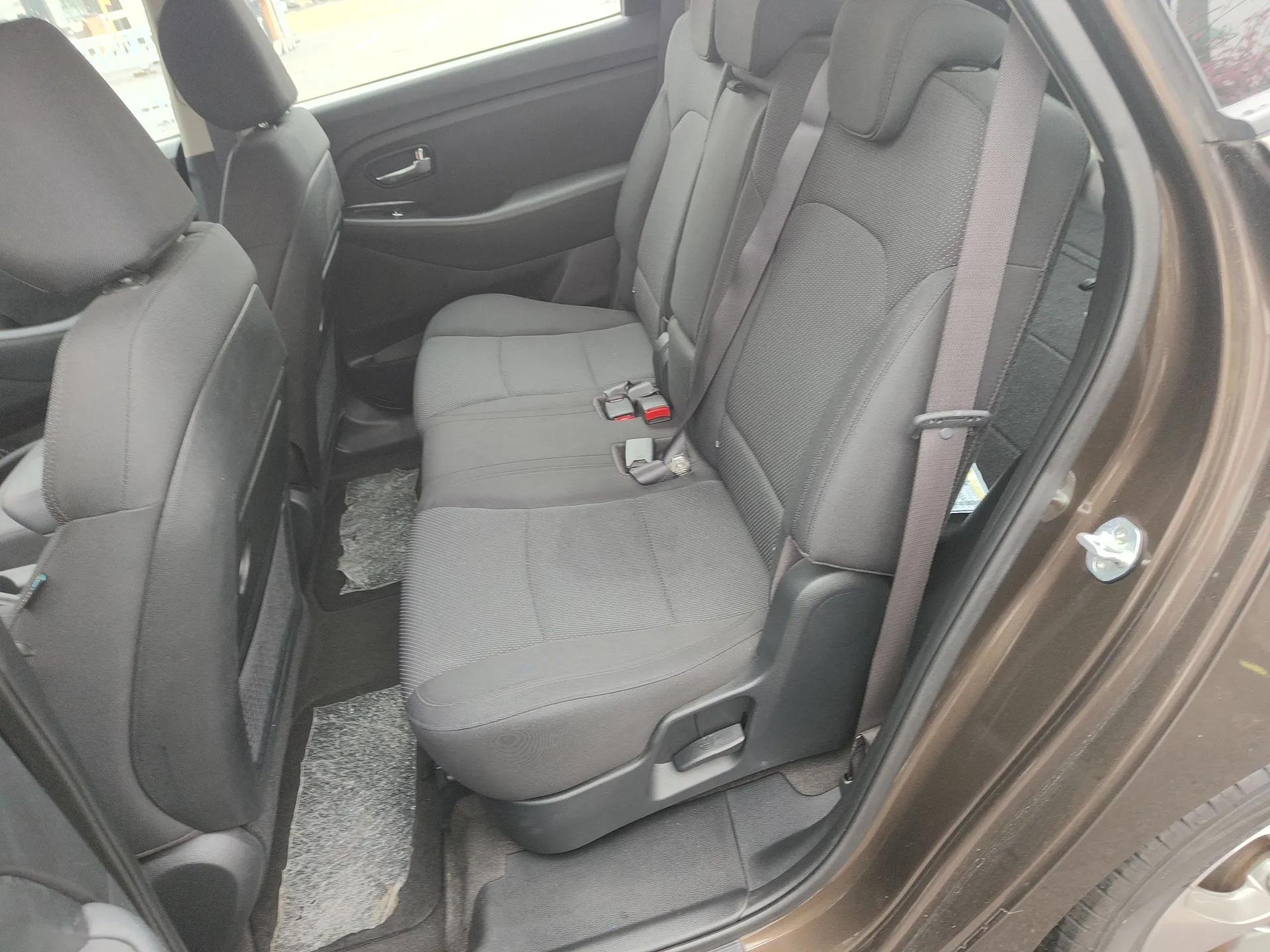 Kia Carens 2013 2.0L 5-Seater Automatic Standard Version China V Standard — миниатюра 20