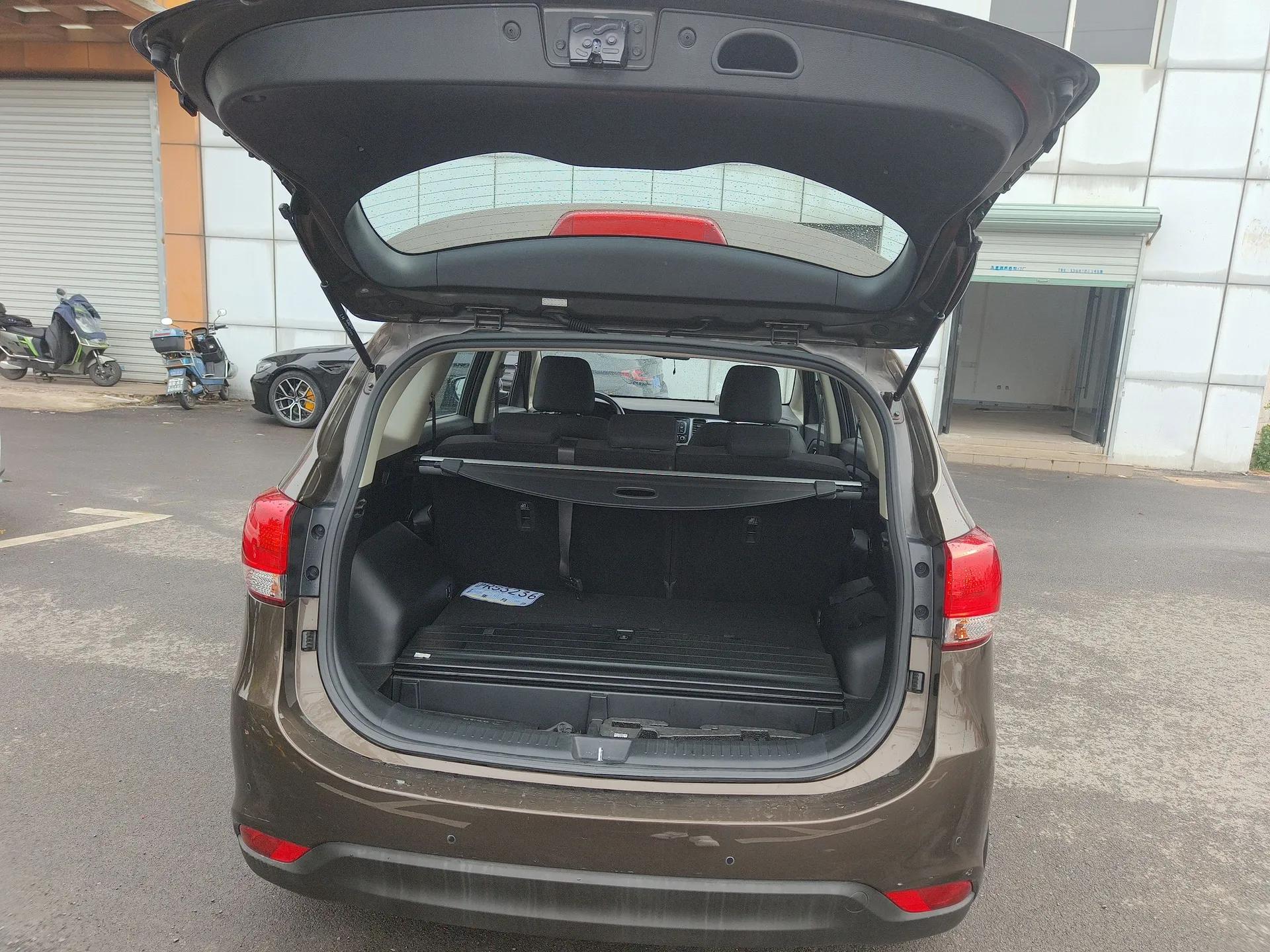 Kia Carens 2013 2.0L 5-Seater Automatic Standard Version China V Standard — миниатюра 22