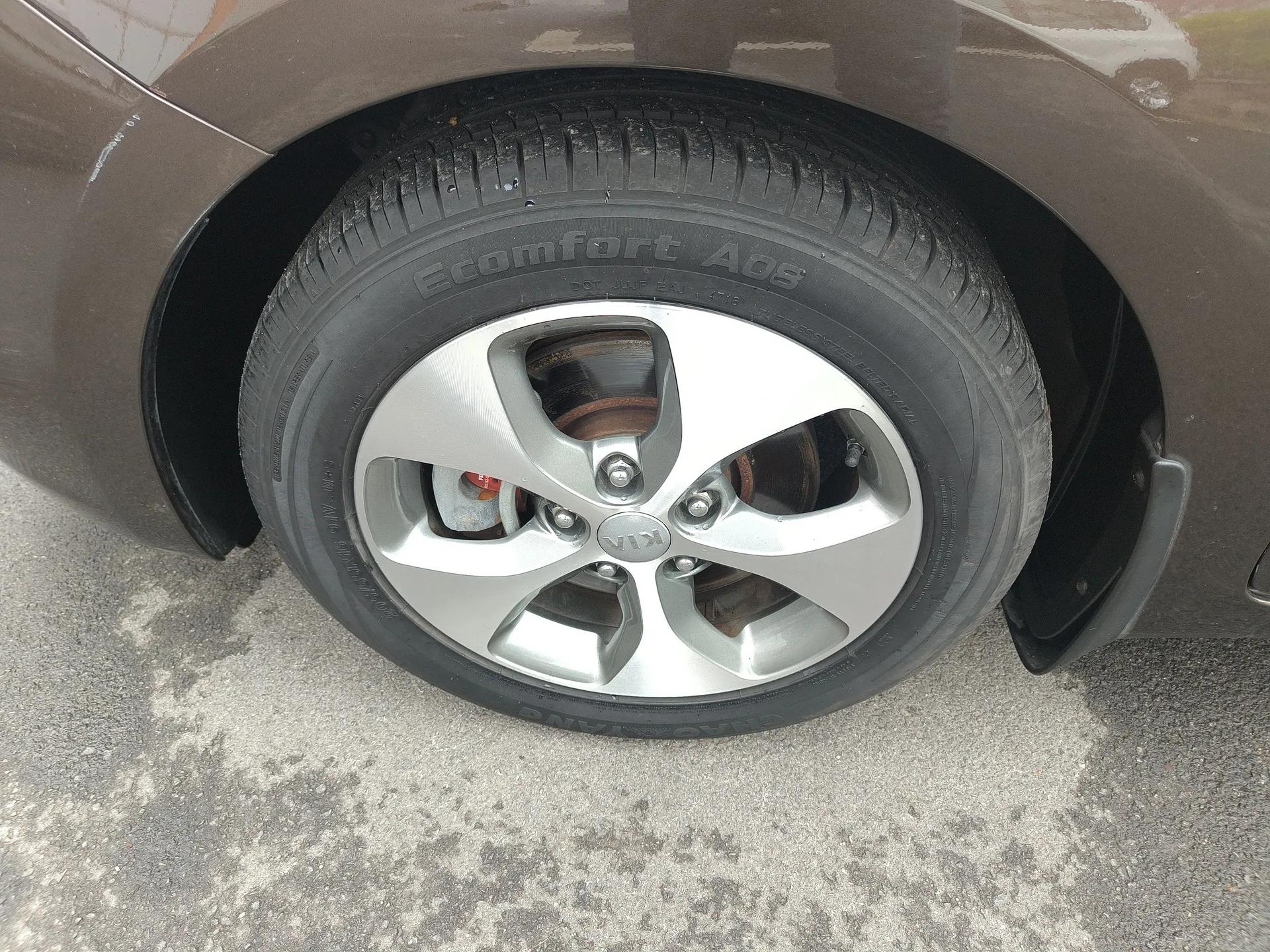 Kia Carens 2013 2.0L 5-Seater Automatic Standard Version China V Standard — миниатюра 8