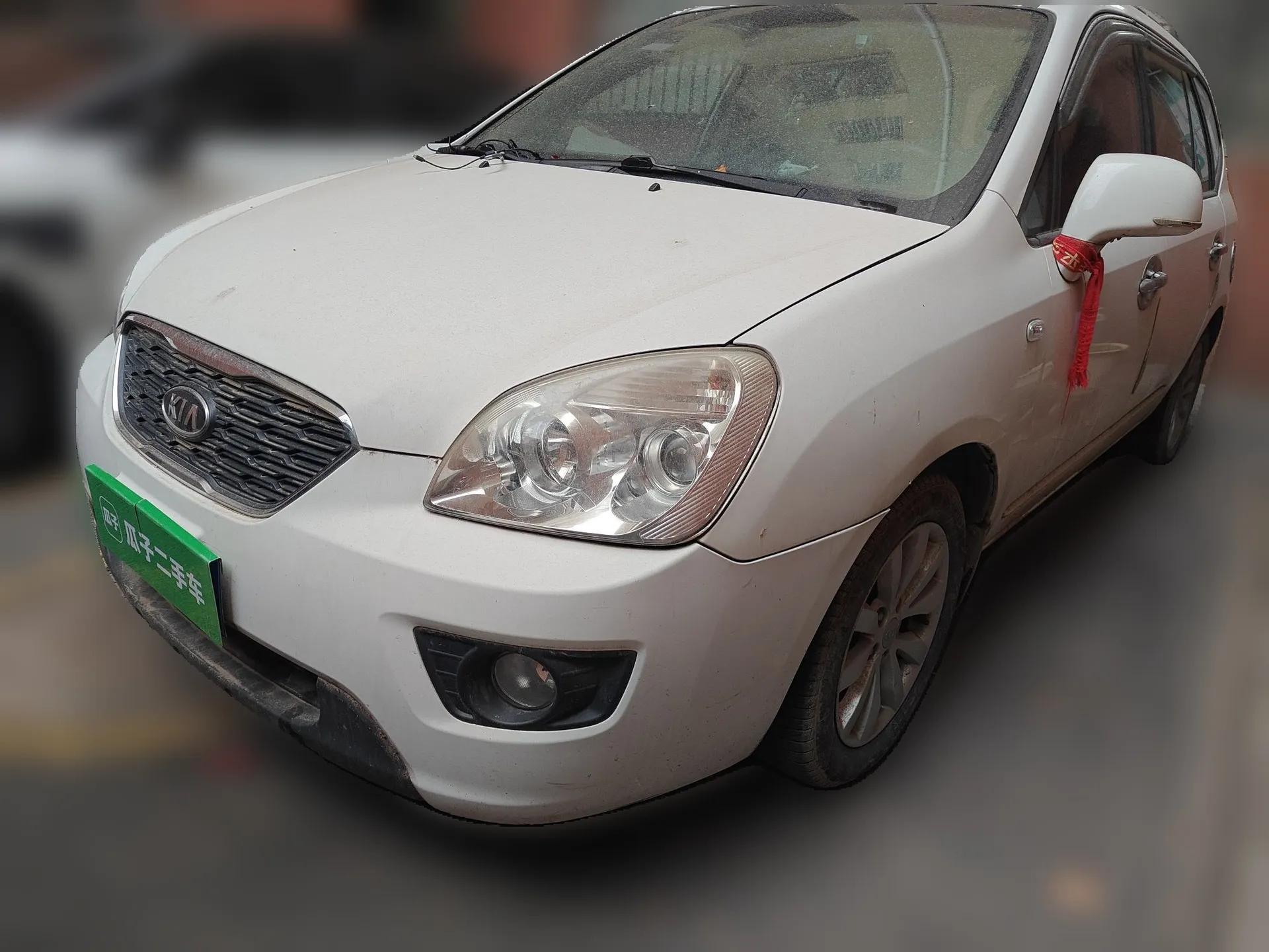 Kia Carens 2011 2.0L 7-Seater Automatic Standard Edition — миниатюра 1