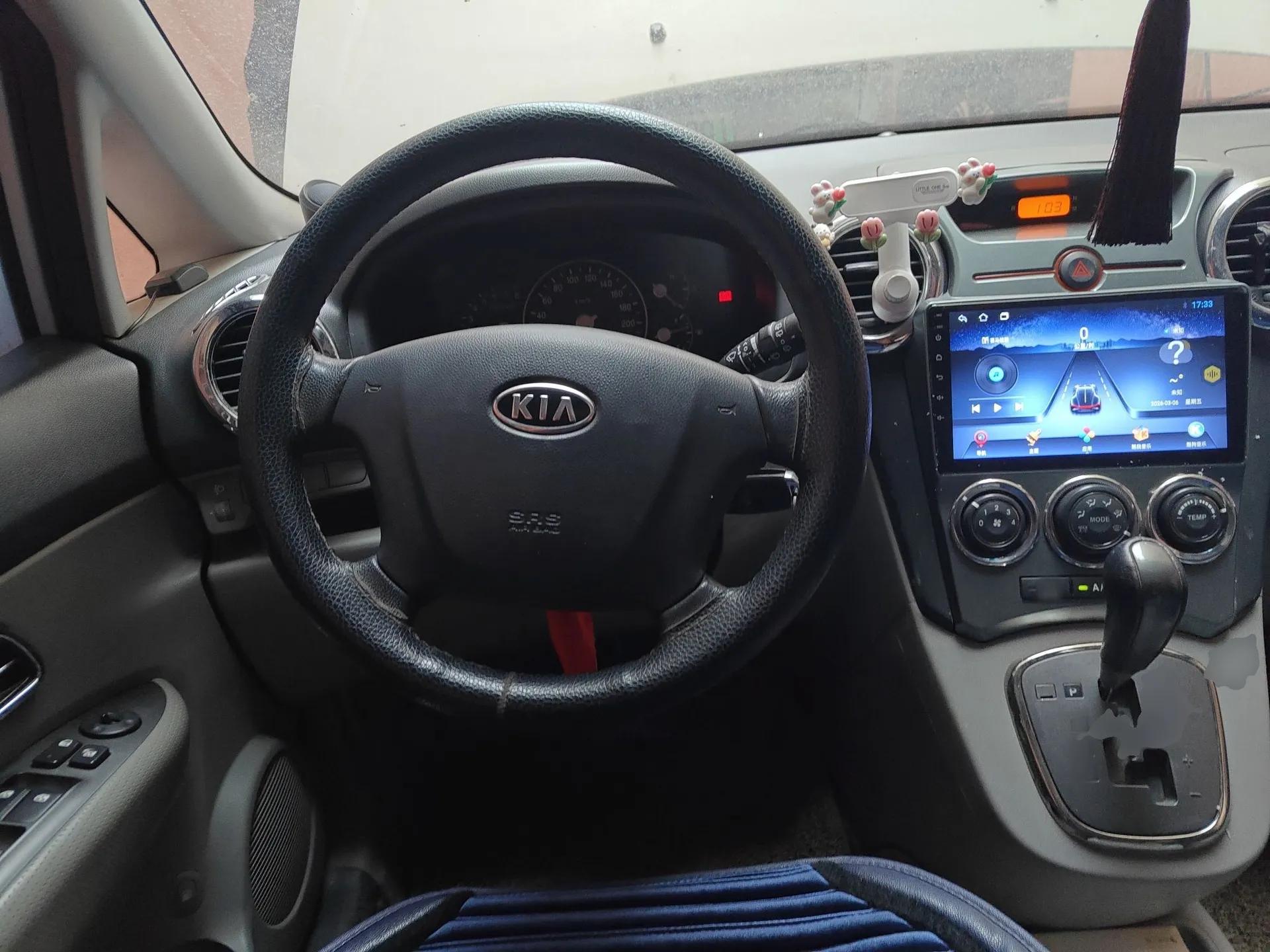 Kia Carens 2011 2.0L 7-Seater Automatic Standard Edition — миниатюра 11