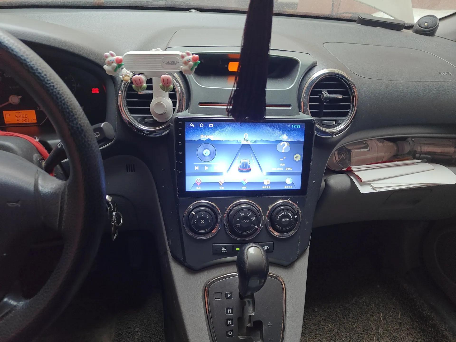 Kia Carens 2011 2.0L 7-Seater Automatic Standard Edition — миниатюра 14