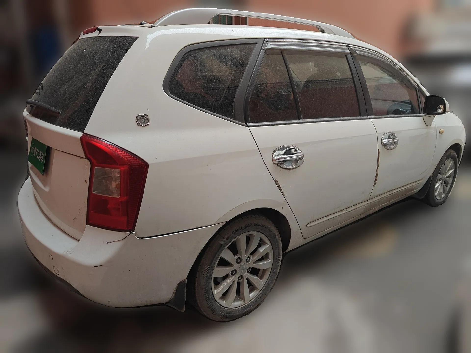 Kia Carens 2011 2.0L 7-Seater Automatic Standard Edition — миниатюра 6