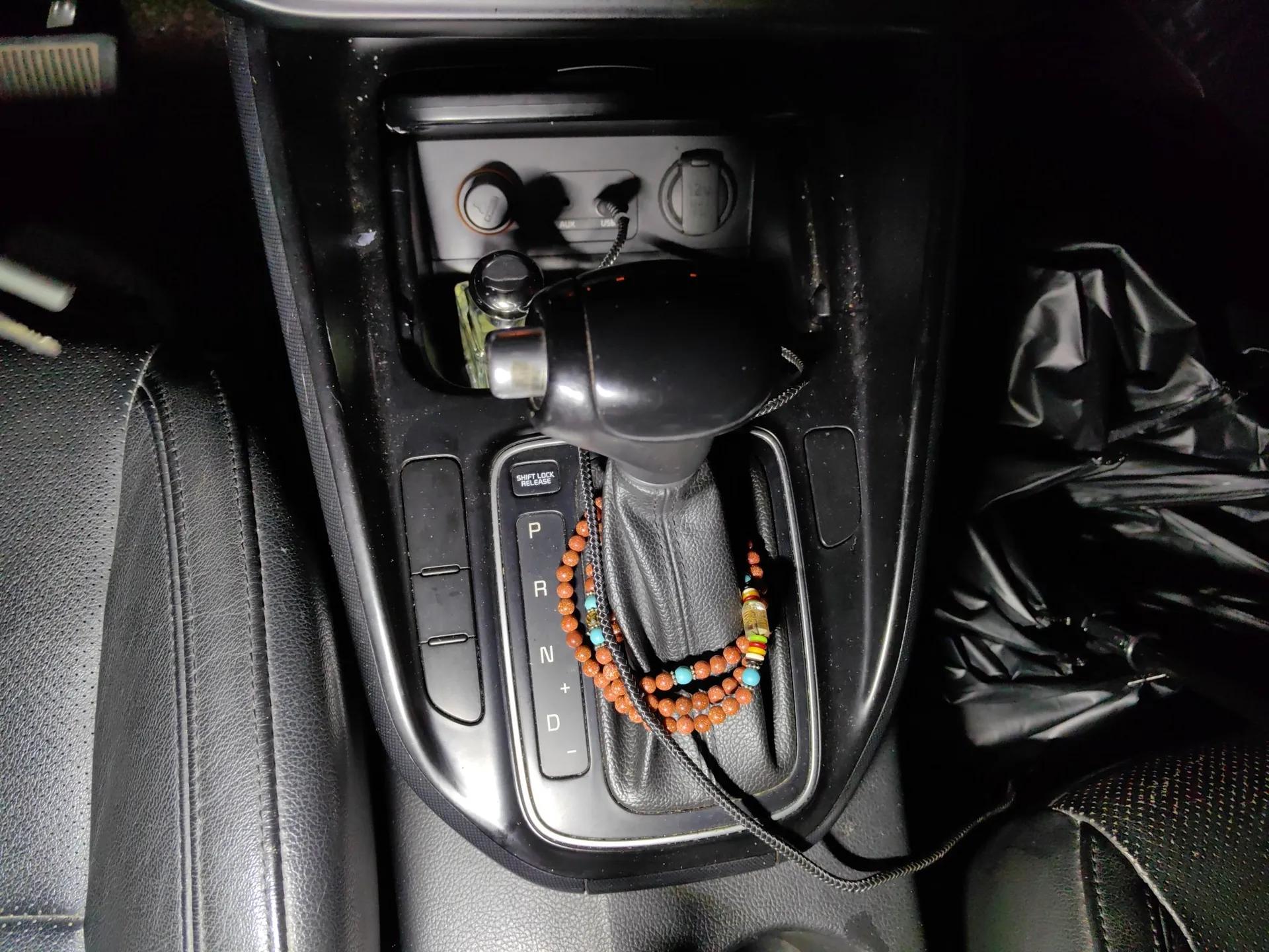 Kia Carens 2013 2.0L 5-Seater Automatic Comfort Version China IV Standard — миниатюра 15