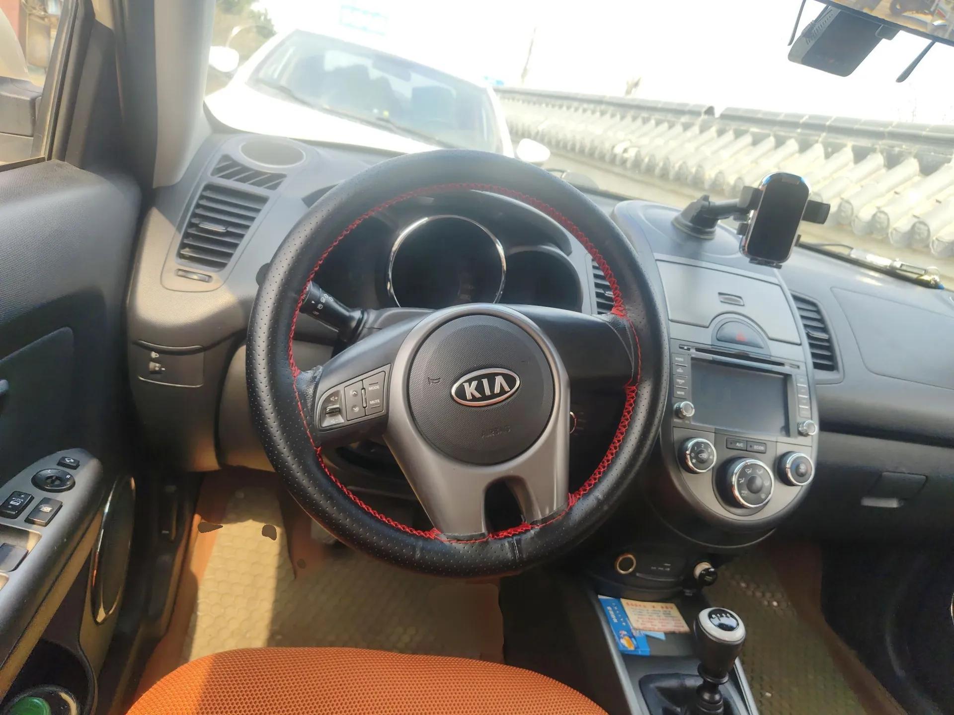 Kia Soul 2012 1.6L MT GLS — миниатюра 11