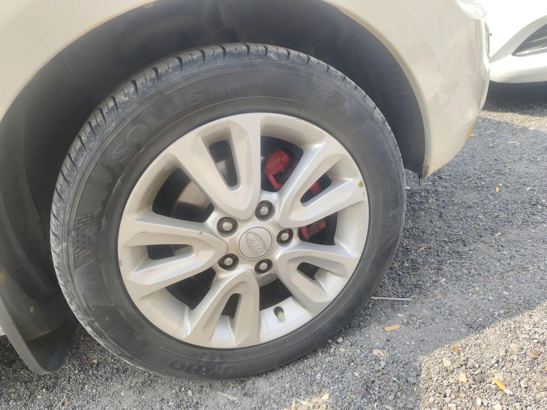 Kia Soul 2012 1.6L MT GLS — миниатюра 8