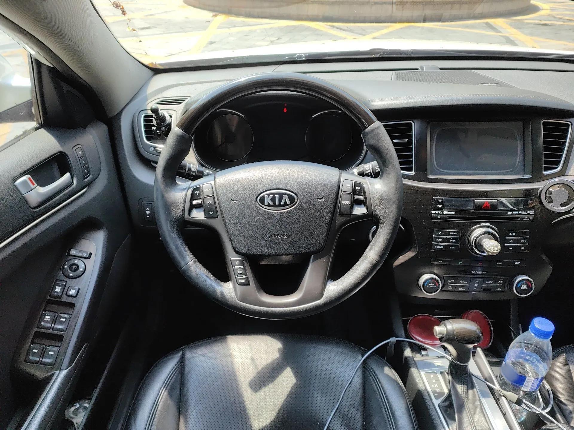 Kia Cadenza 2012 2.4L Luxury Version — миниатюра 11