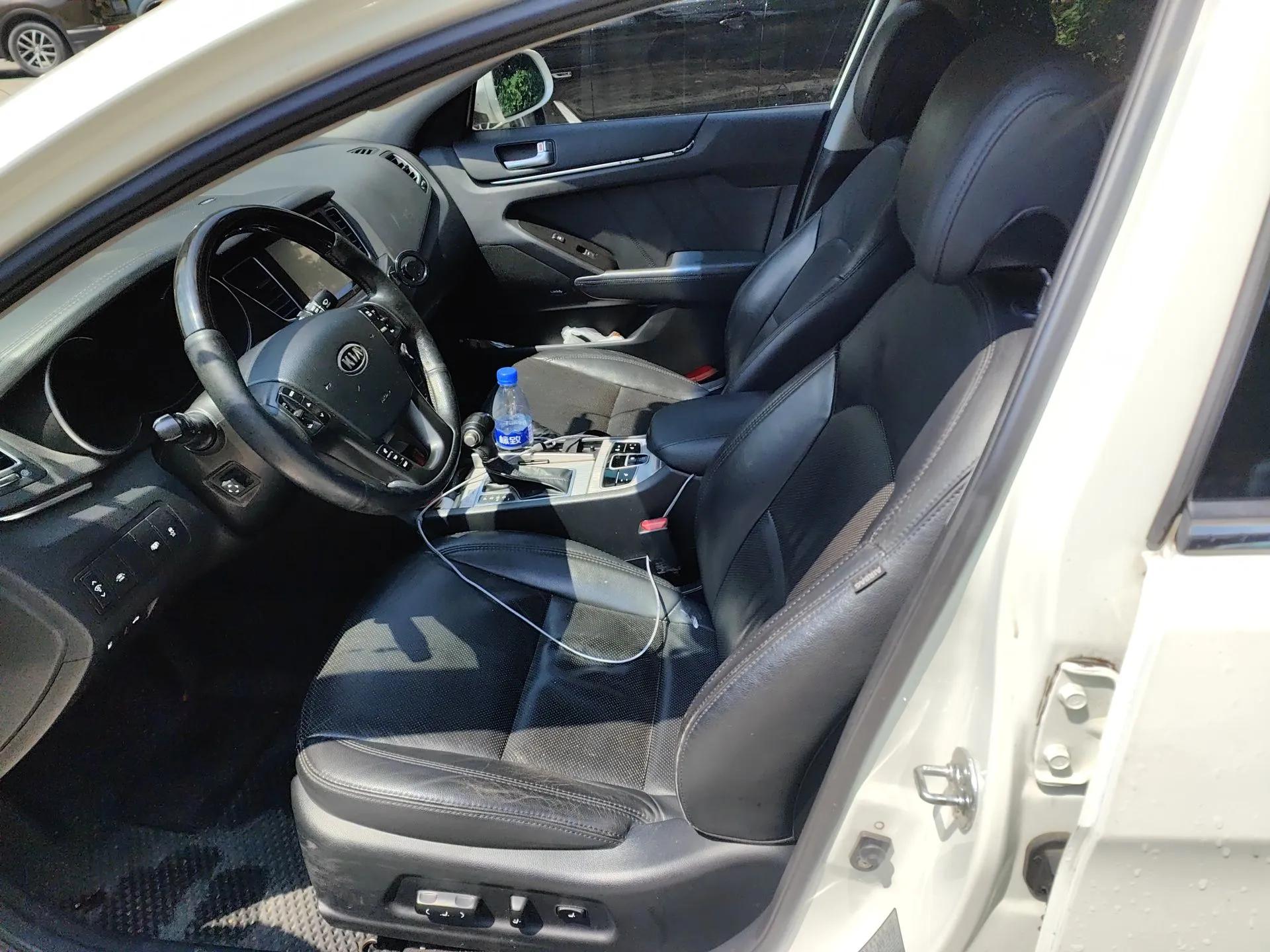 Kia Cadenza 2012 2.4L Luxury Version — миниатюра 16