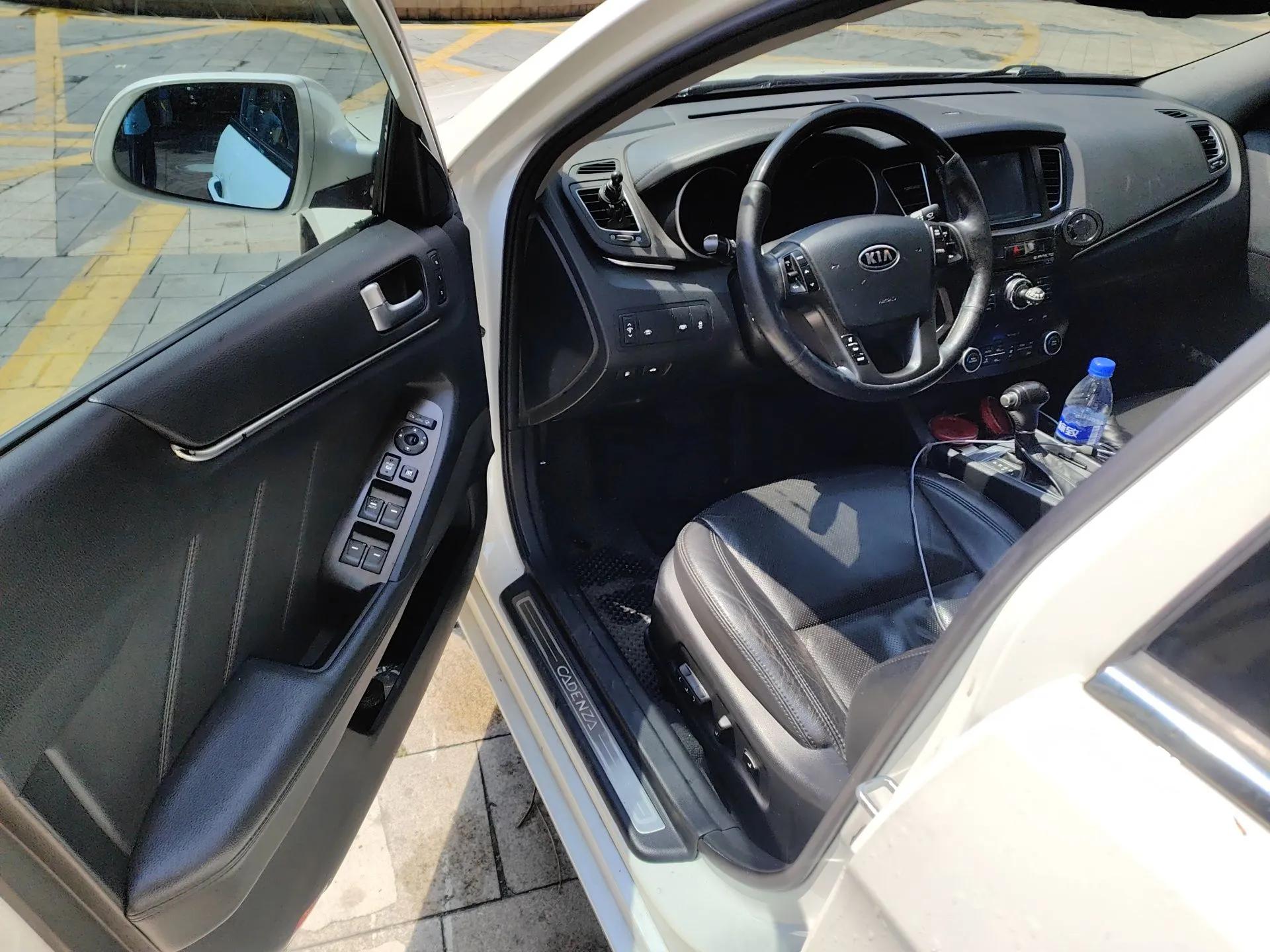 Kia Cadenza 2012 2.4L Luxury Version — миниатюра 17