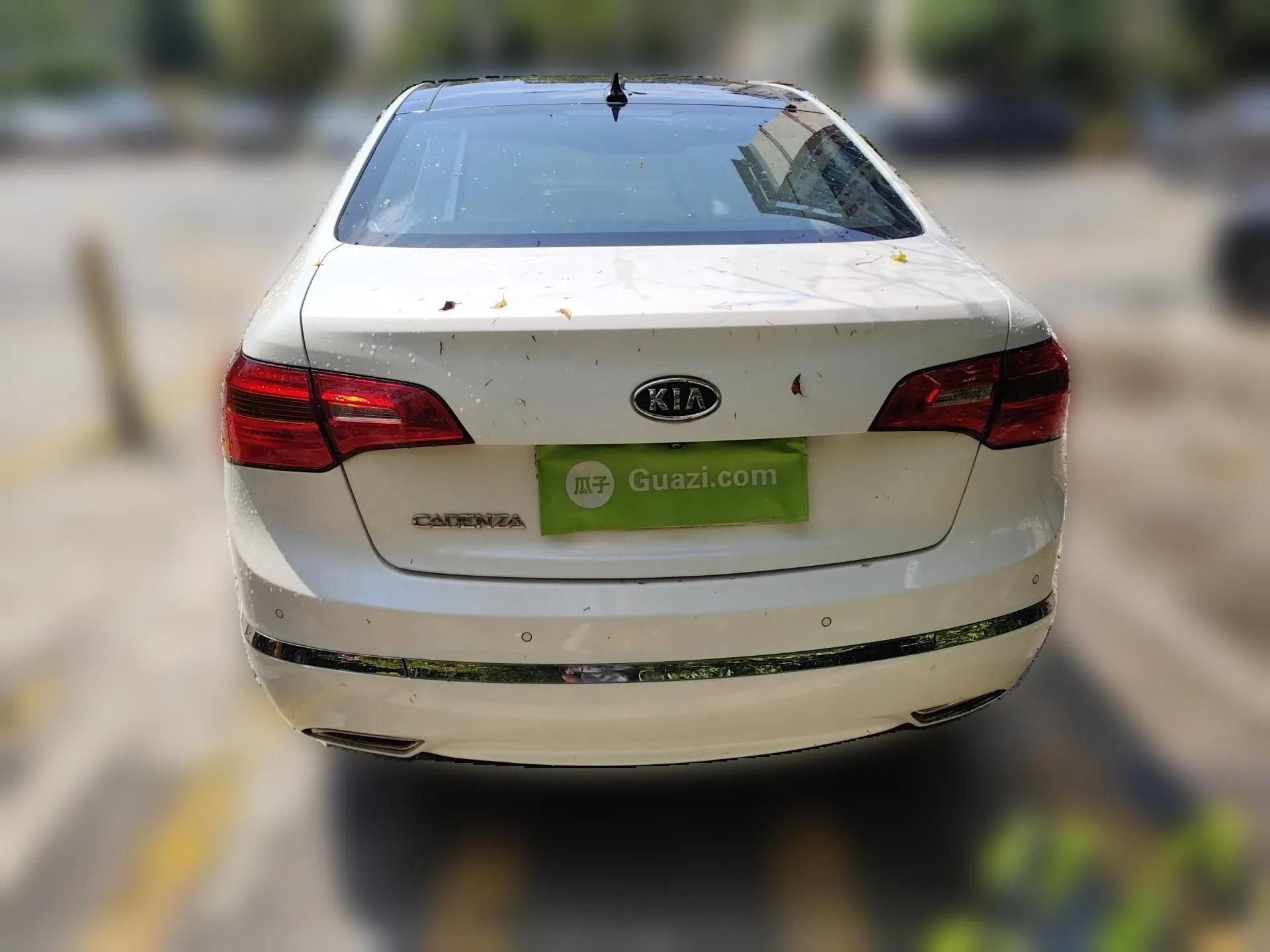 Kia Cadenza 2012 2.4L Luxury Version — миниатюра 5