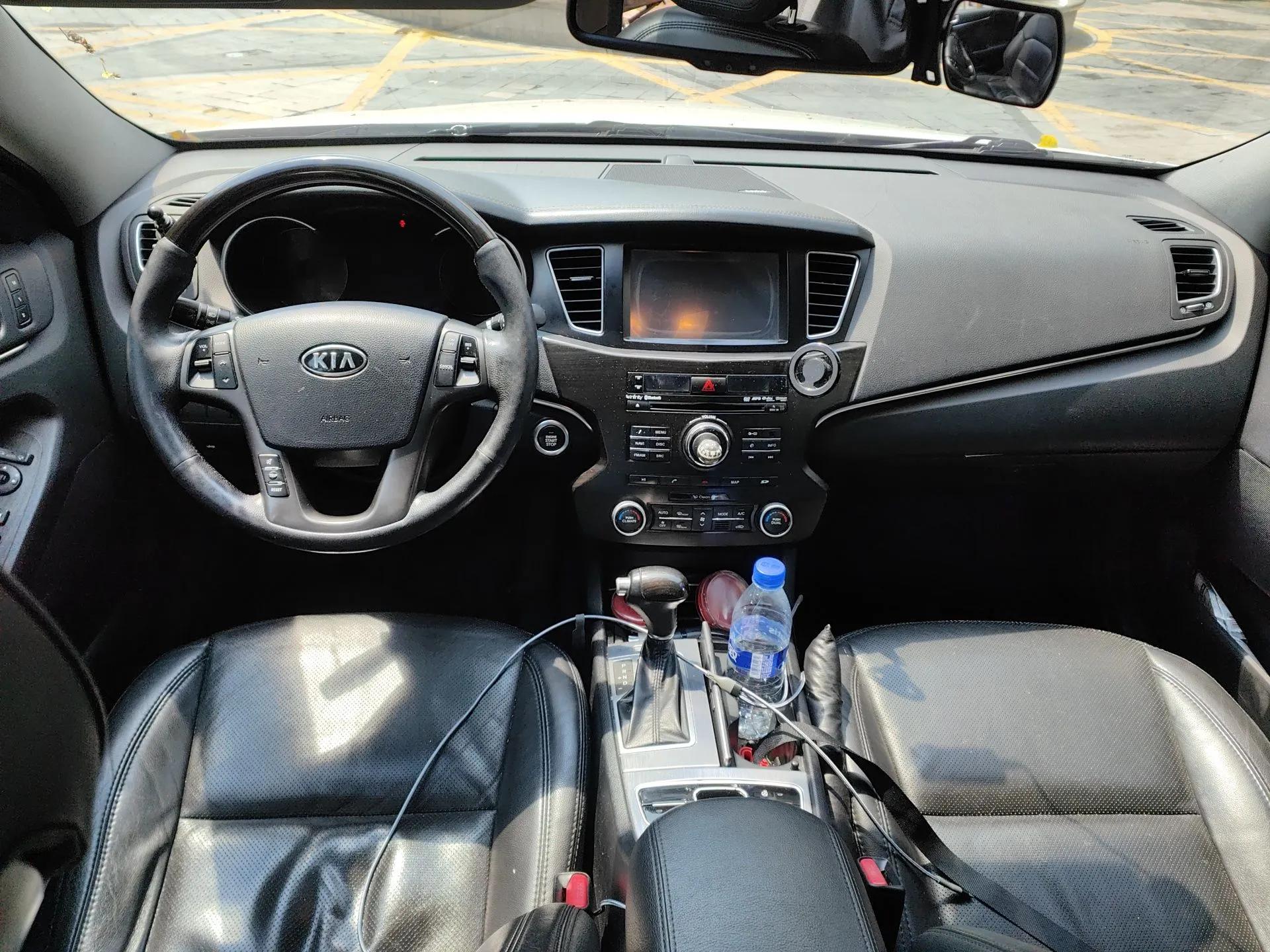 Kia Cadenza 2012 2.4L Luxury Version — миниатюра 10