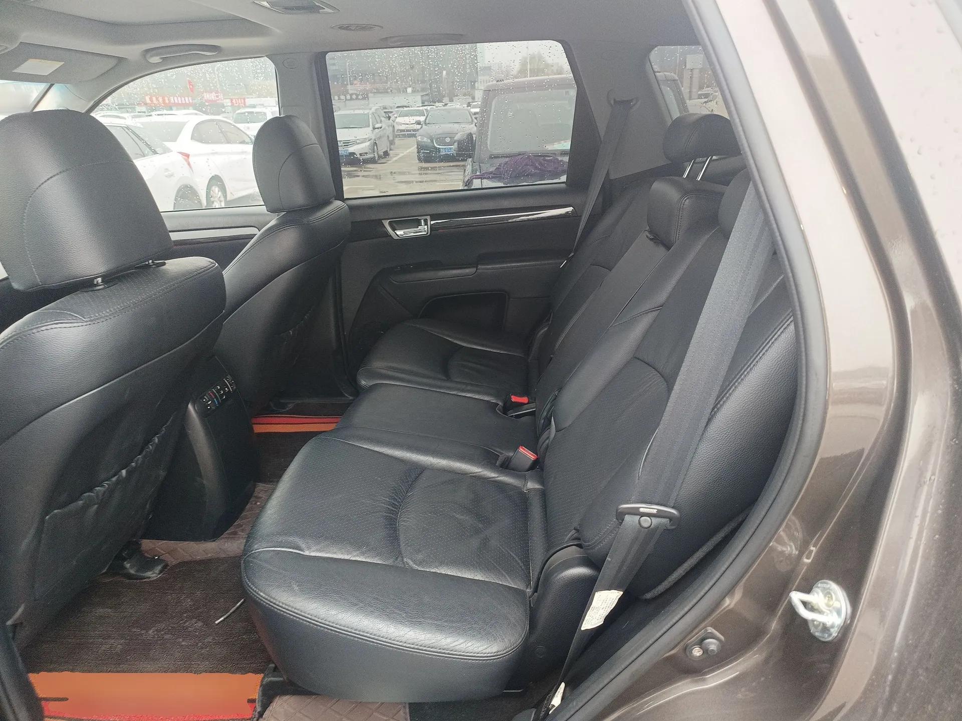 Kia Borrego 2015 3.8L Luxury Edition China IV — миниатюра 19