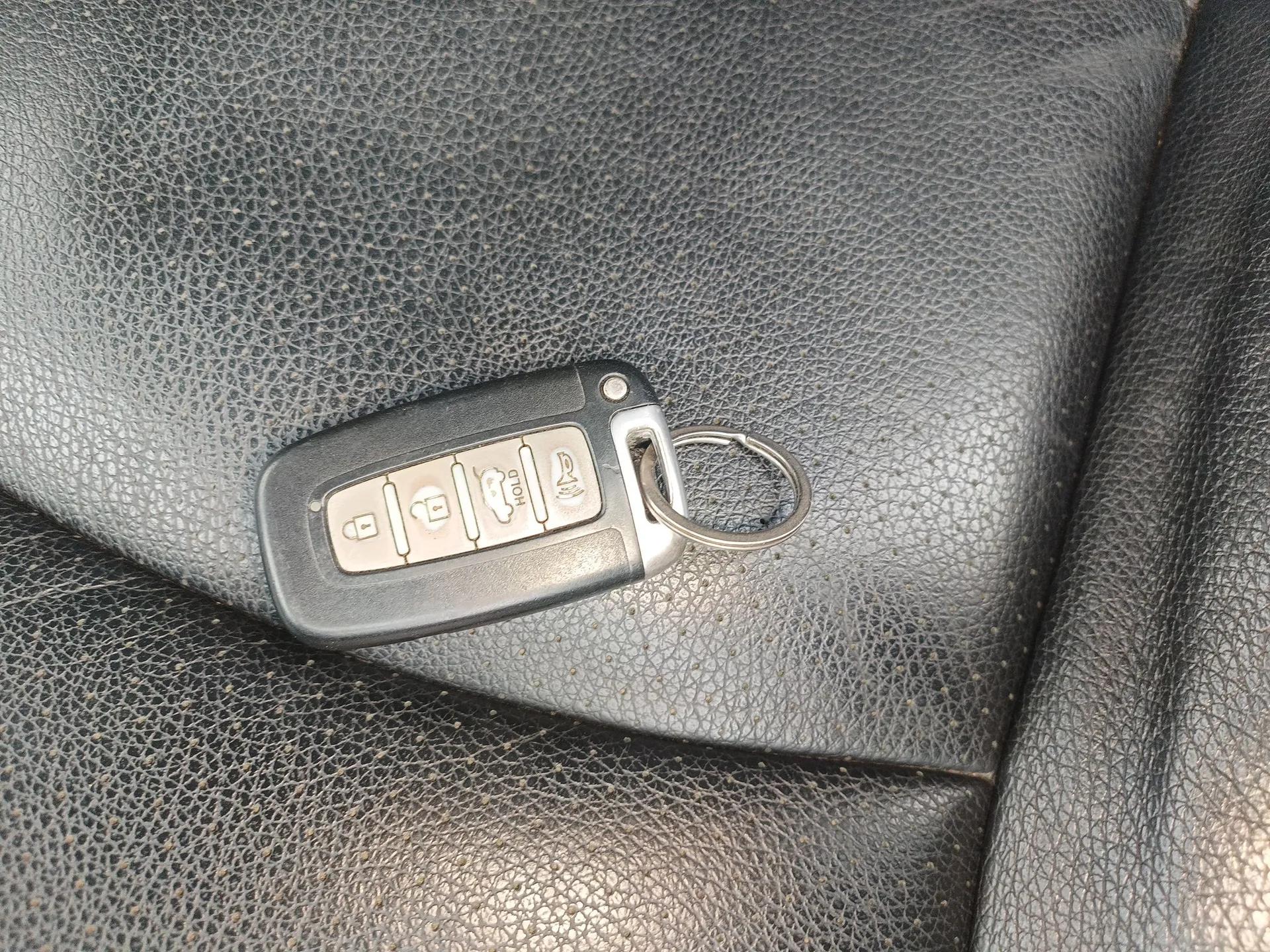 Kia Borrego 2015 3.8L Luxury Edition China IV — миниатюра 22