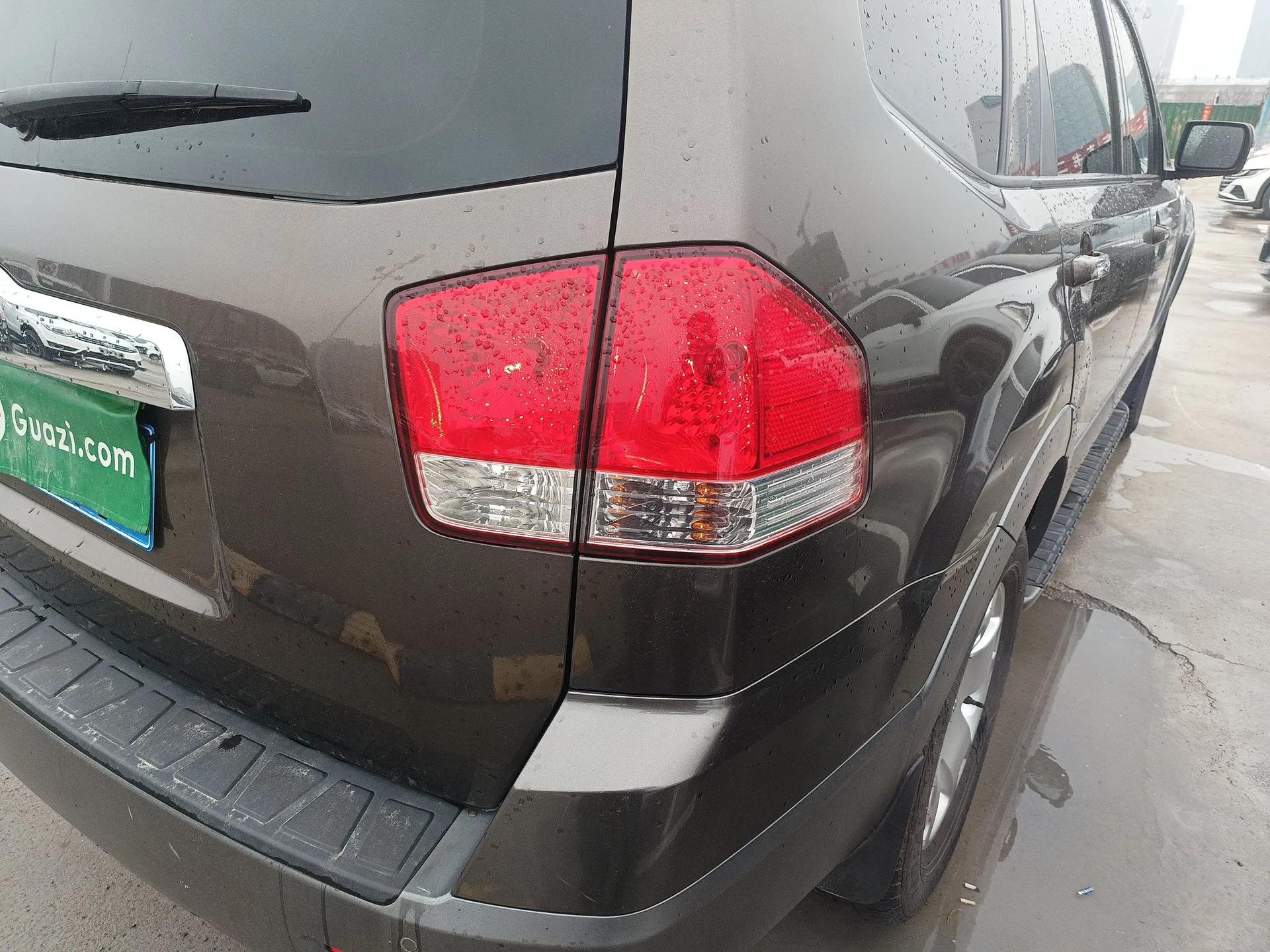 Kia Borrego 2015 3.8L Luxury Edition China IV — миниатюра 8