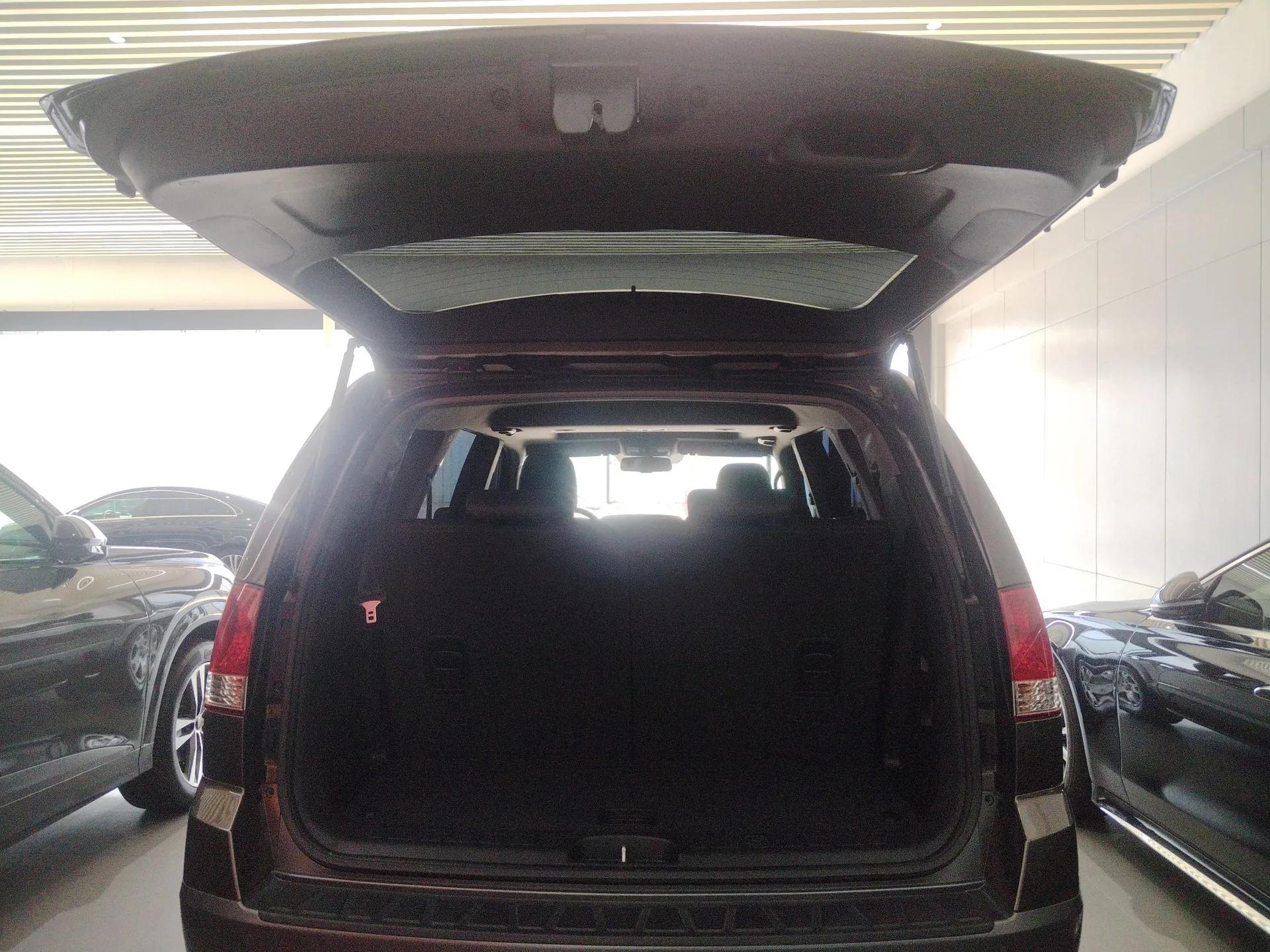 Kia Borrego 2015 3.8L Luxury Edition China IV — миниатюра 18