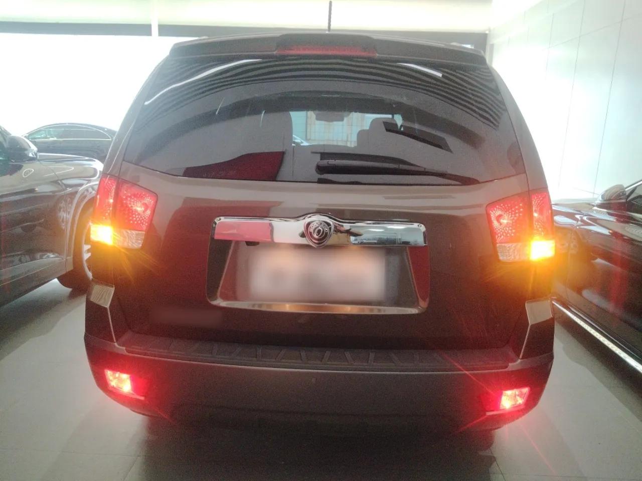 Kia Borrego 2015 3.8L Luxury Edition China IV — миниатюра 6