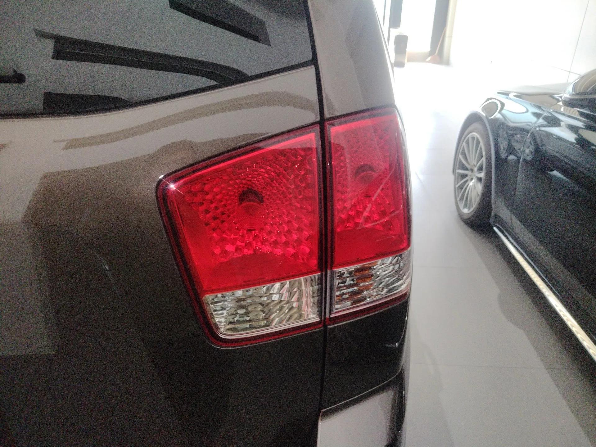 Kia Borrego 2015 3.8L Luxury Edition China IV — миниатюра 8