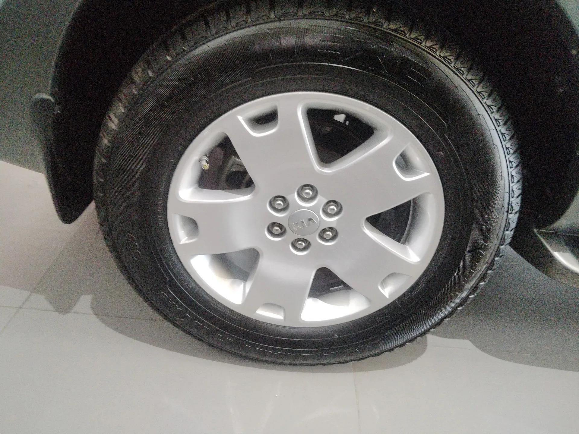 Kia Borrego 2015 3.8L Luxury Edition China IV — миниатюра 10