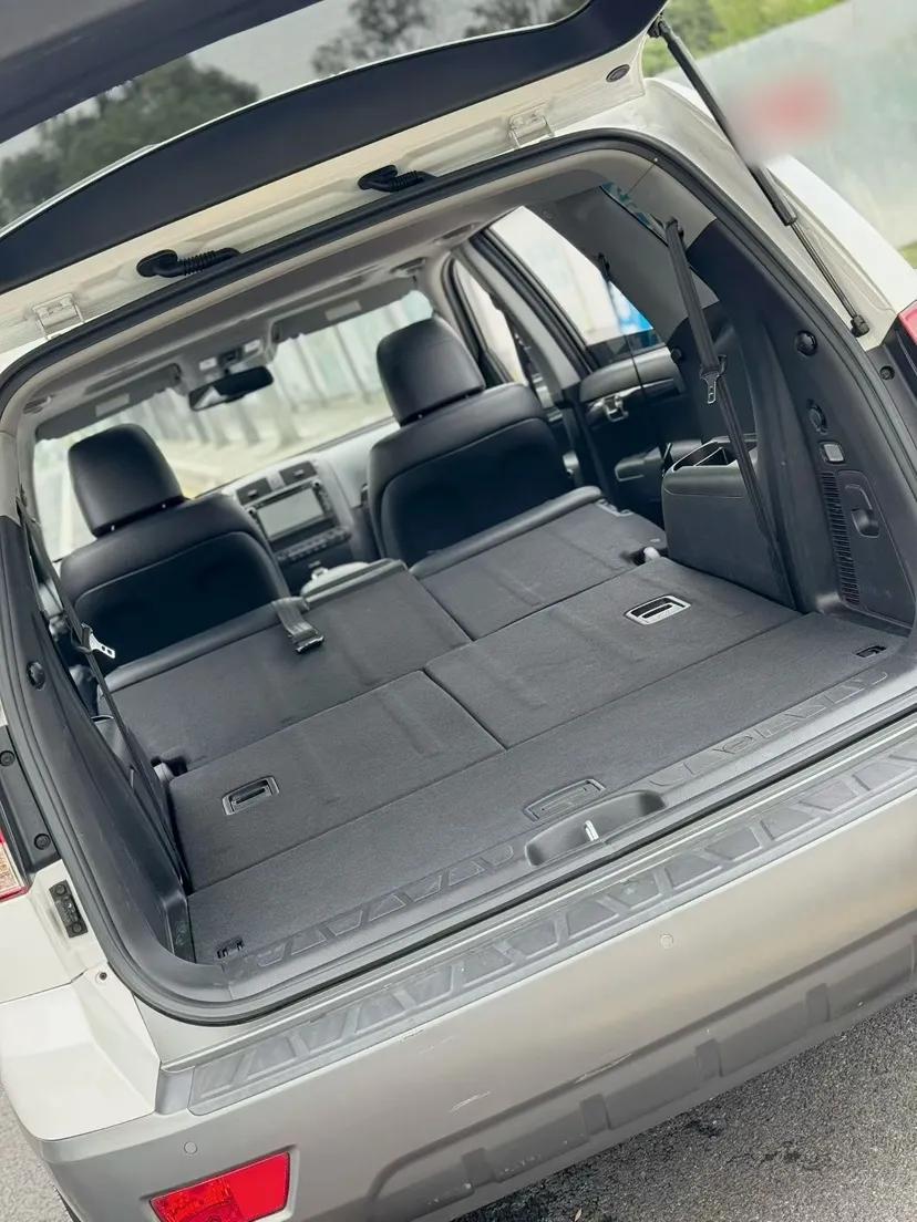 Kia Borrego 2015 3.8L Luxury Edition China IV — миниатюра 22