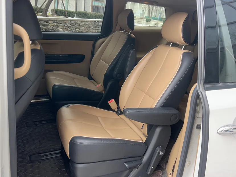 Kia Carnival 2015 3.3 GDI Luxury Edition China V Standard — миниатюра 22