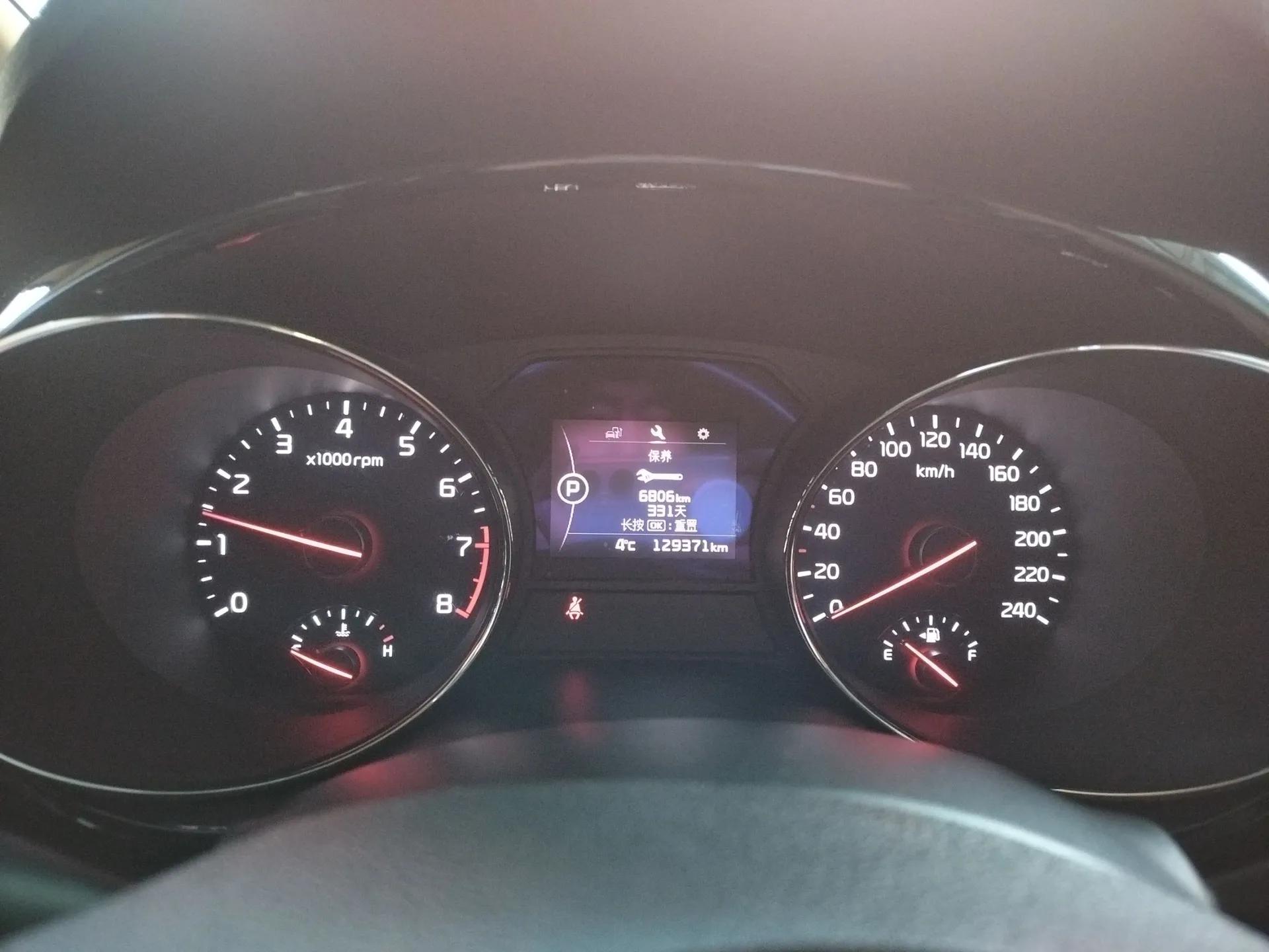 Kia Carnival 2015 3.3 GDI Luxury Edition China V Standard — миниатюра 10
