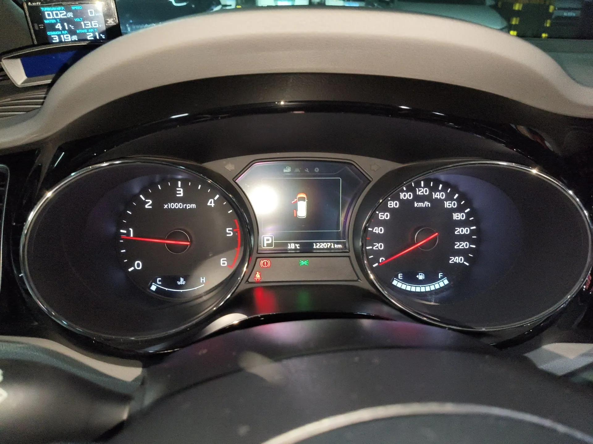 Kia Carnival 2017 2.2T Flagship Edition China V Standard — миниатюра 12