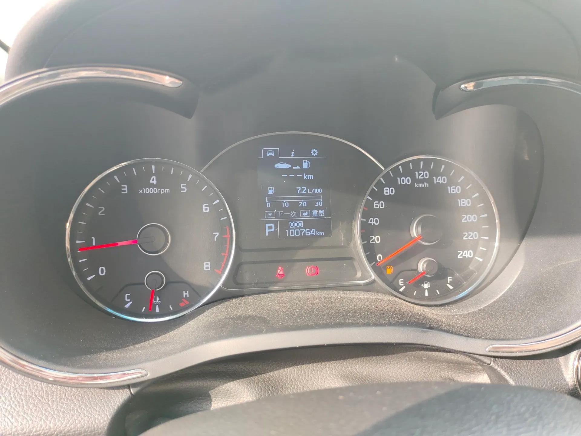Kia K3S 2014 1.6L Automatic DLX — миниатюра 15
