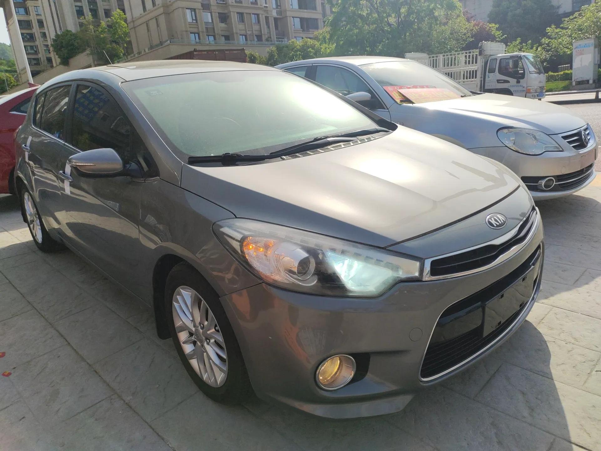 Kia K3S 2014 1.6L Automatic DLX — миниатюра 3