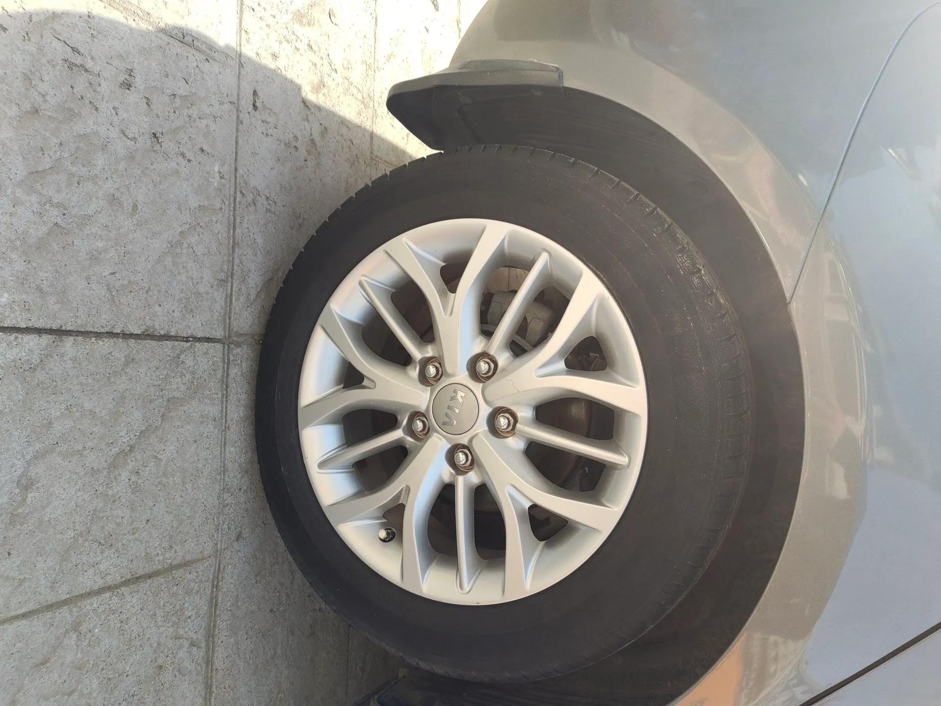 Kia K3S 2014 1.6L Automatic DLX — миниатюра 10
