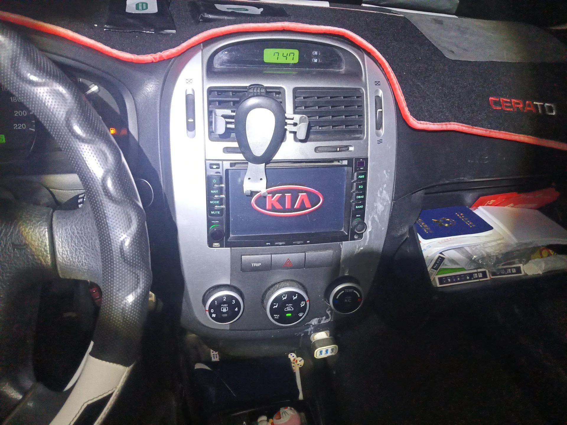 Kia Cerato 2012 1.6L MT GL — миниатюра 14