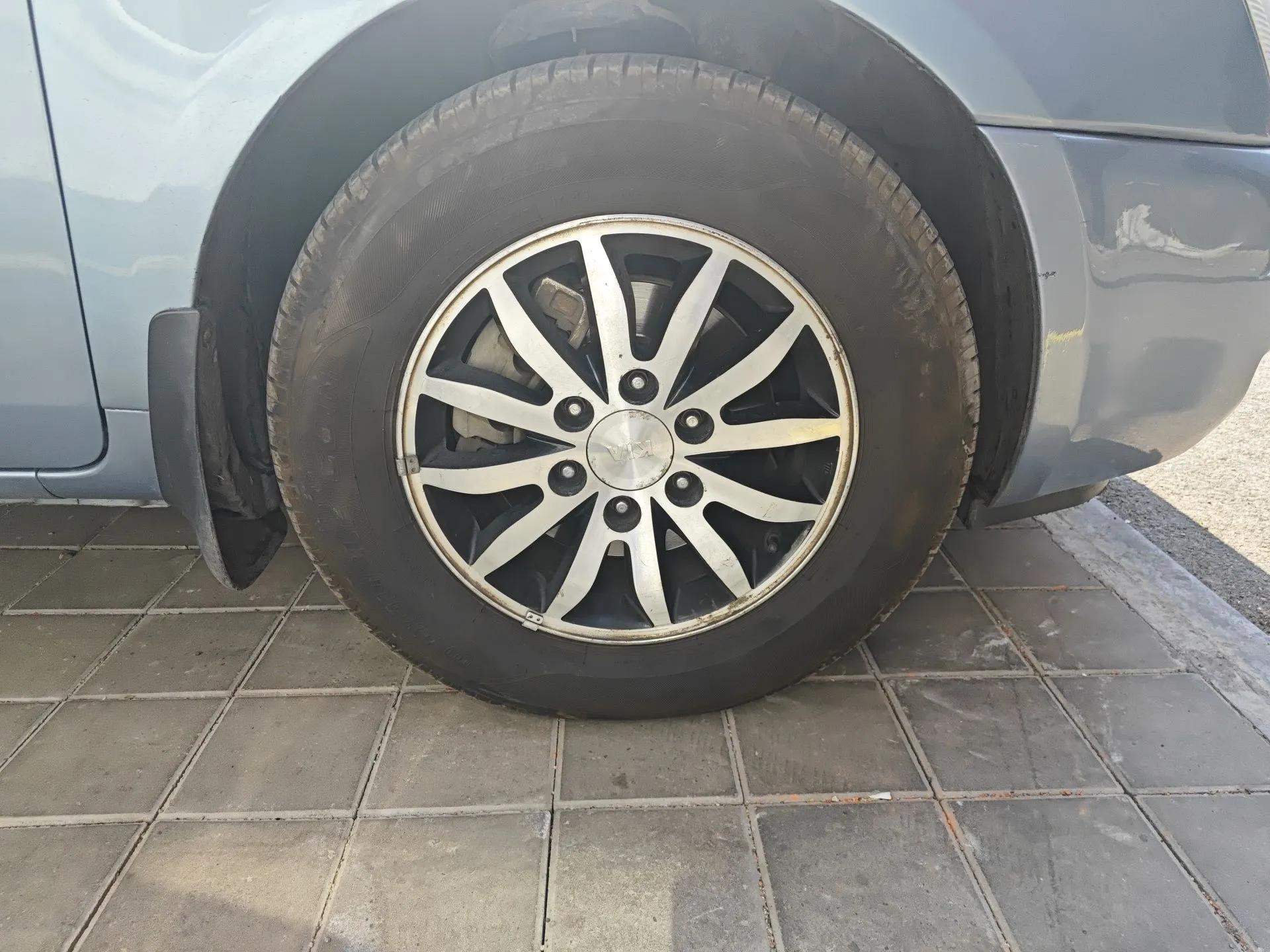 Kia VQ 2011 2.7 Comfort Edition — миниатюра 8