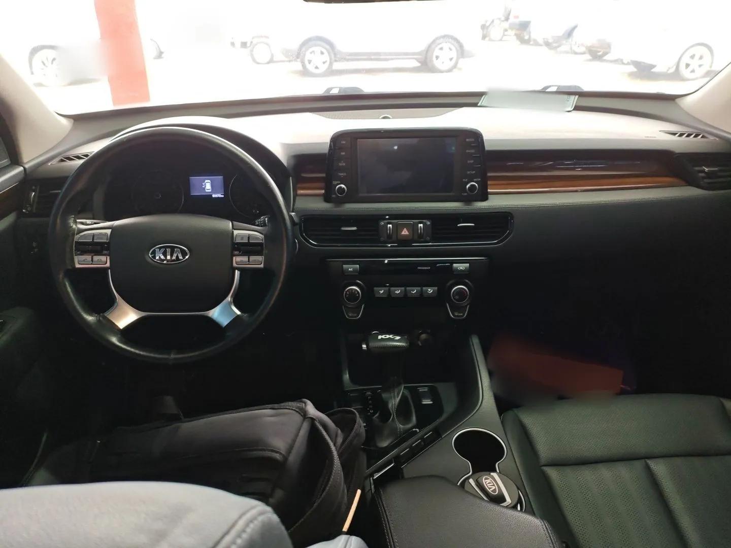 Kia KX7 2017 2.0L Automatic 2WD GLS 5-Seater — миниатюра 12