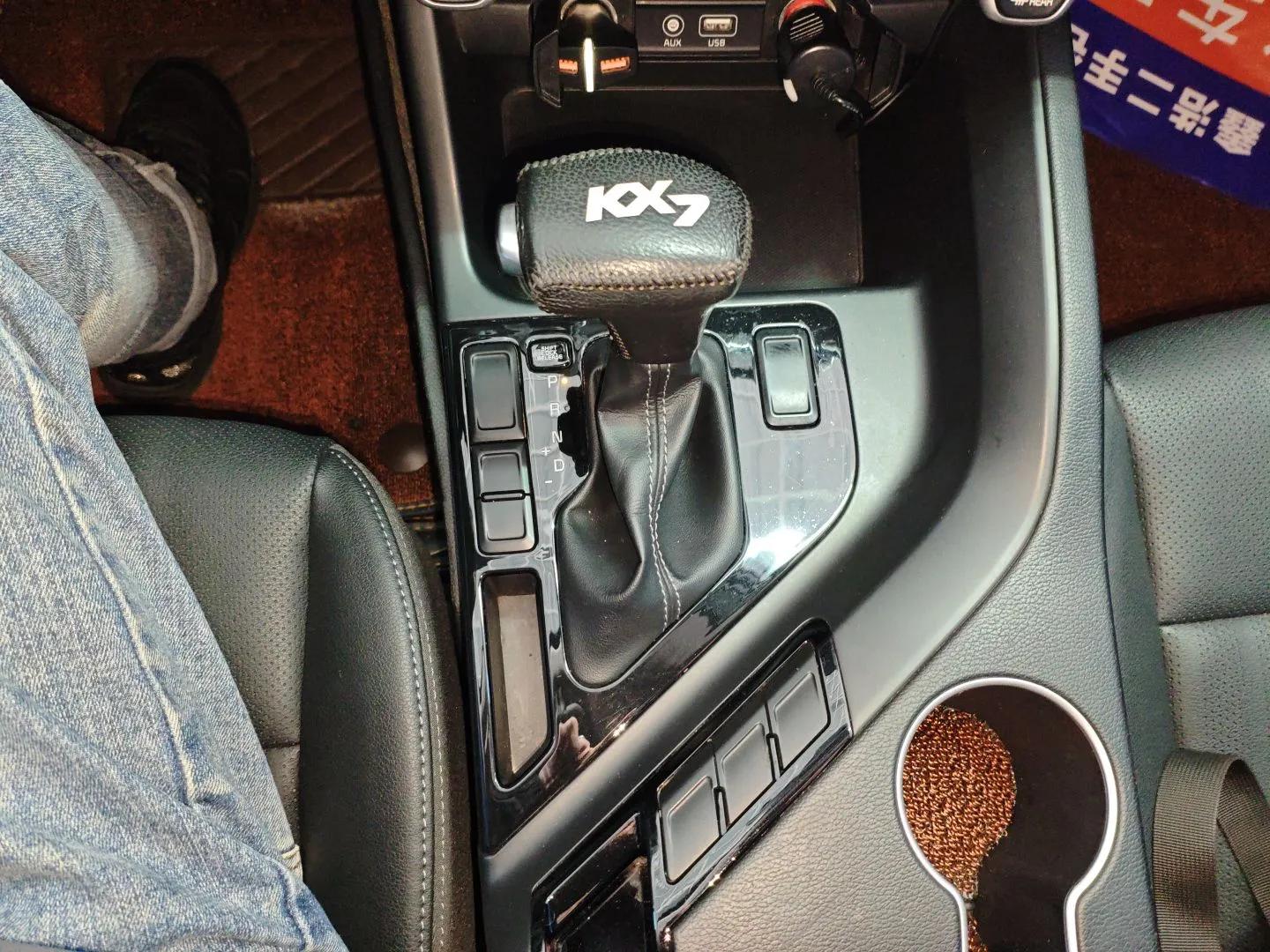 Kia KX7 2017 2.0L Automatic 2WD GLS 5-Seater — миниатюра 16