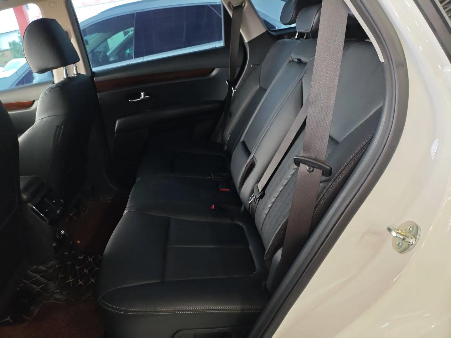 Kia KX7 2017 2.0L Automatic 2WD GLS 5-Seater — миниатюра 19