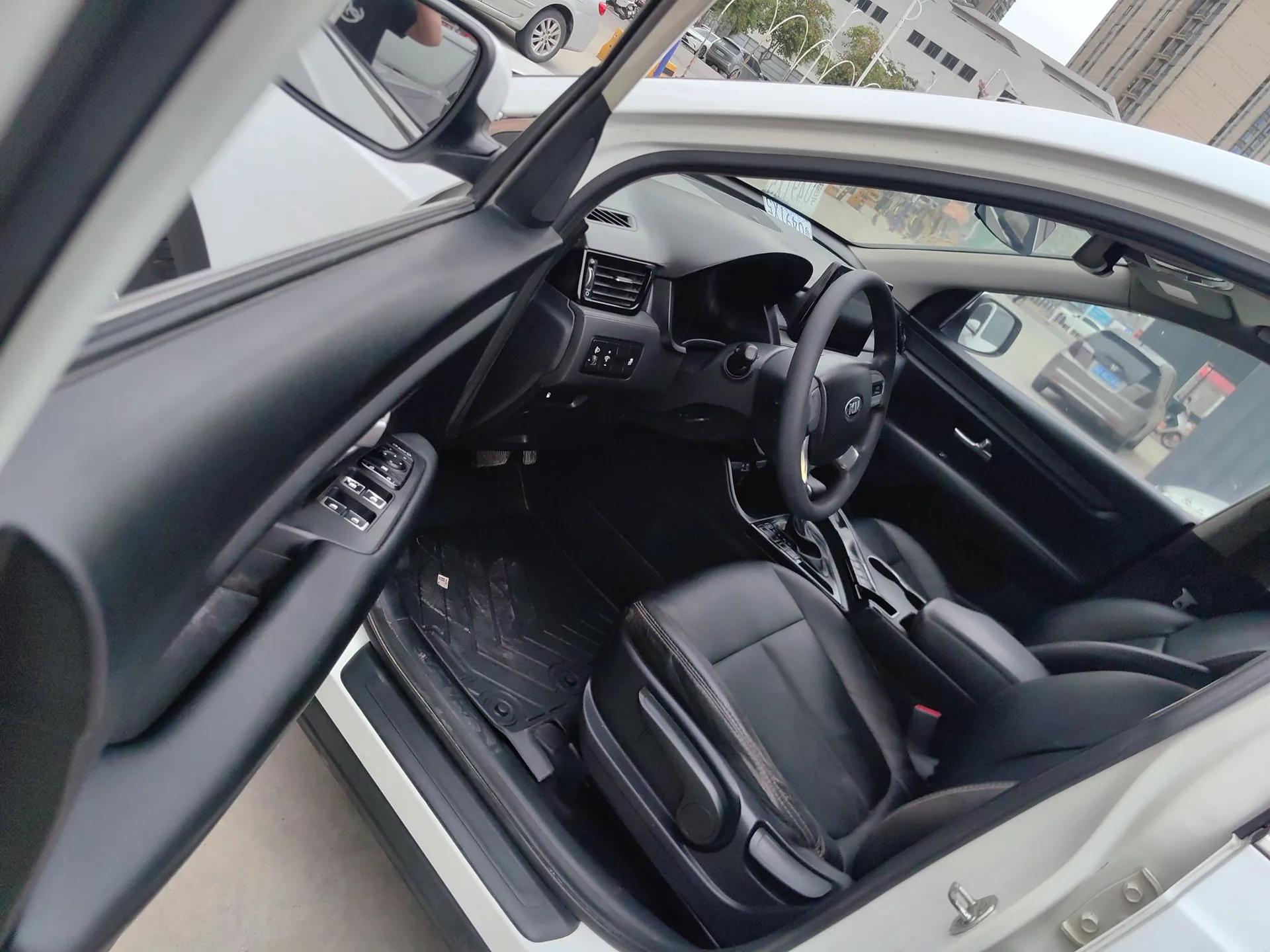 Kia KX7 2017 2.0L Automatic 2WD SMART 5-seater — миниатюра 19