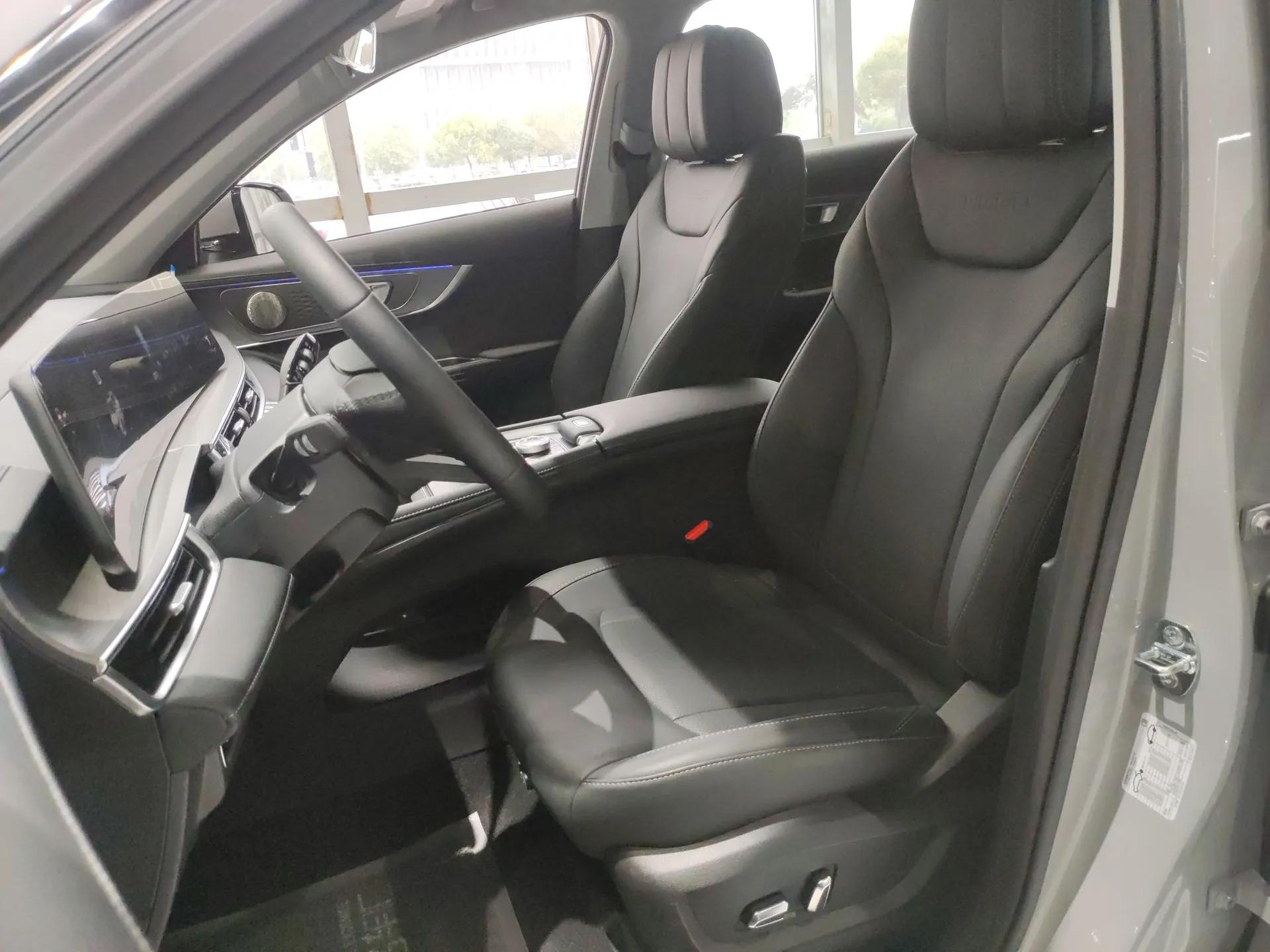 Chery Tiggo 8 PRO New Energy 2024 1.5T 100km XinChen Edition — миниатюра 17