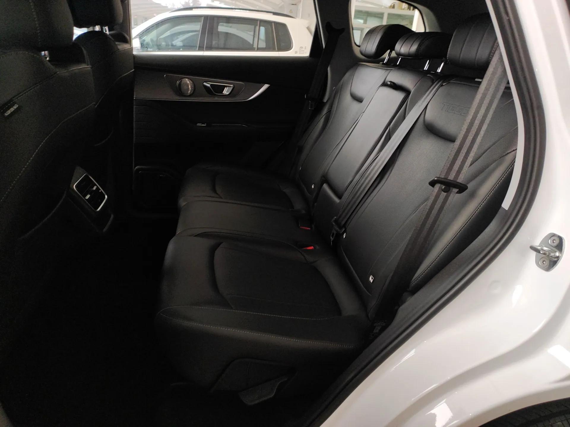 Chery Tiggo 8 PRO New Energy 2023 1.5T Enjoyment Edition — миниатюра 20