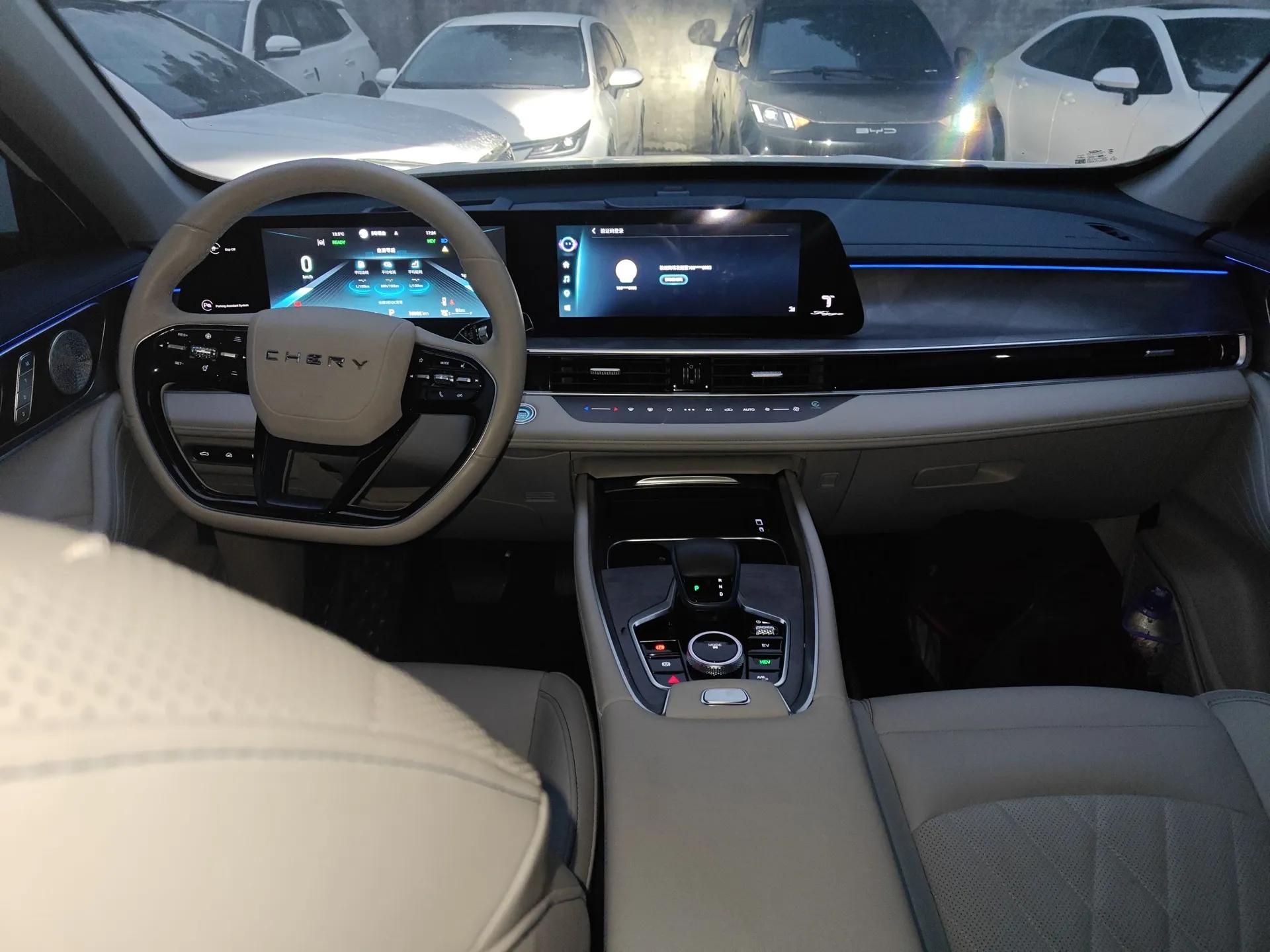 Chery Tiggo 8 PRO New Energy 2023 1.5T Enjoyment Edition — миниатюра 13