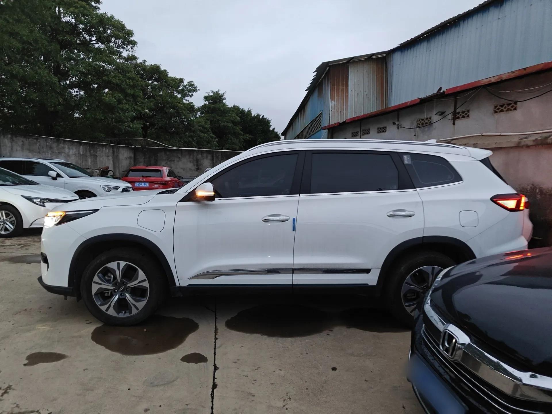 Chery Tiggo 8 PRO New Energy 2023 1.5T Enjoyment Edition — миниатюра 4